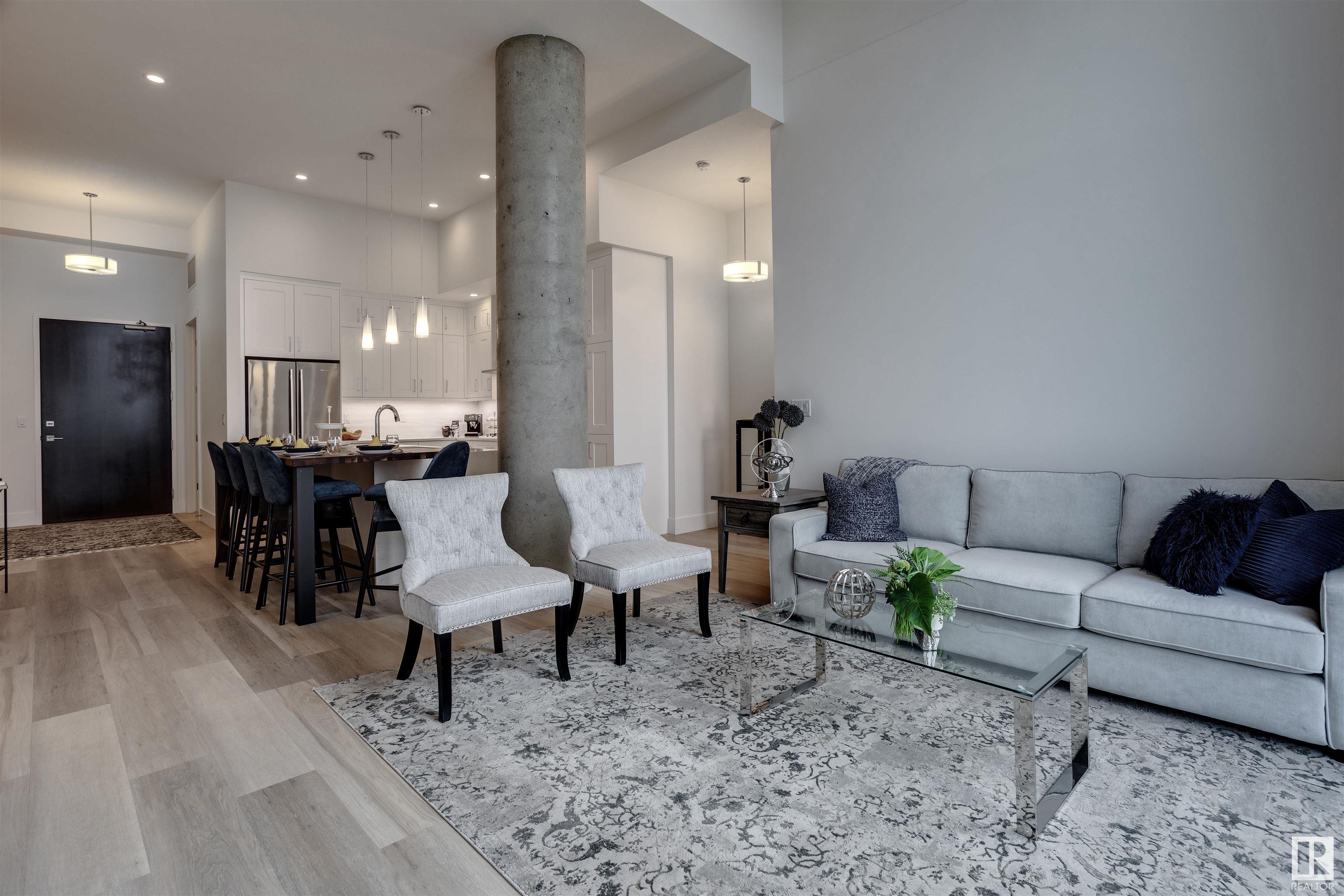 200 BELLEROSE Drive