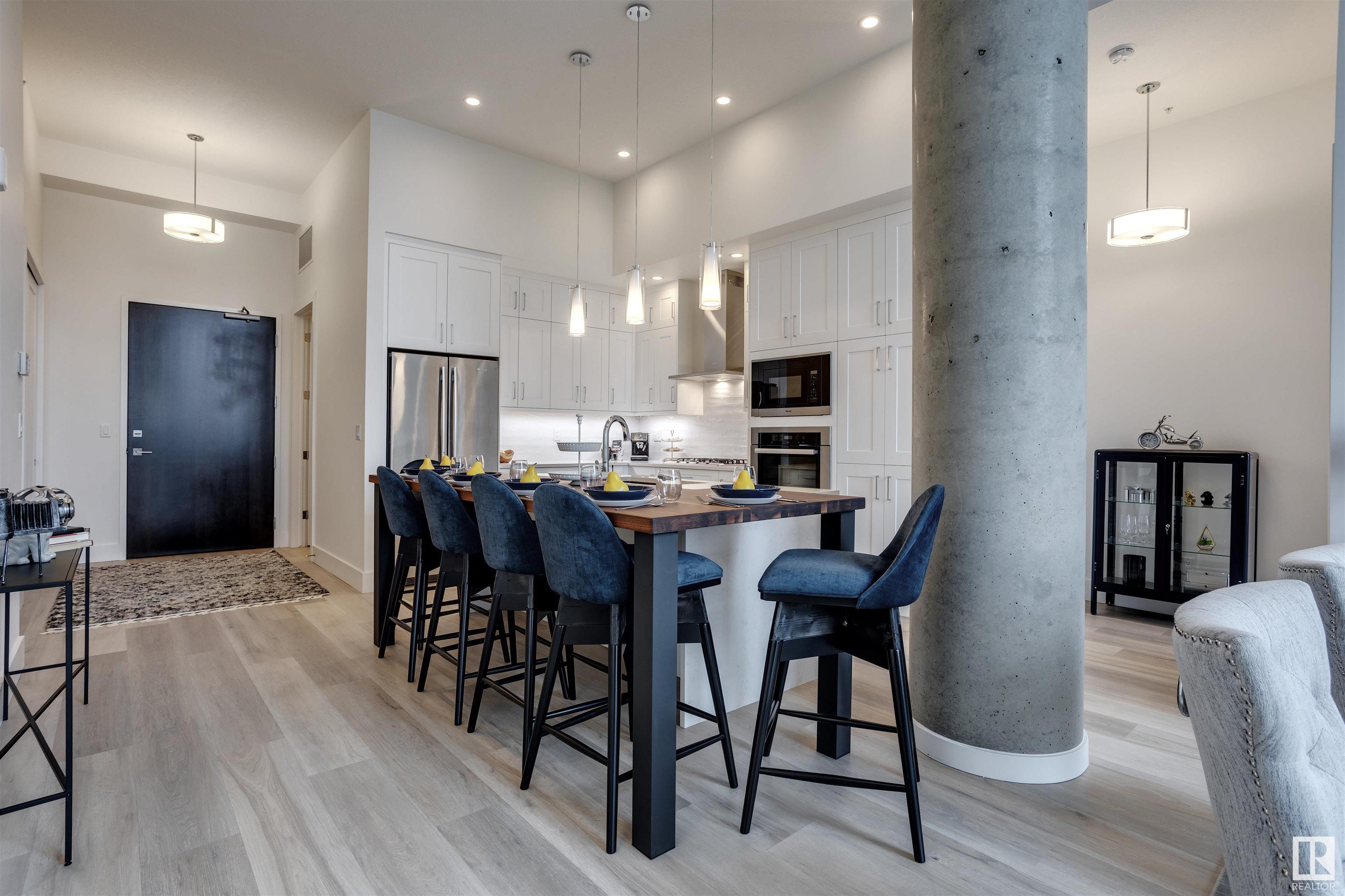 200 BELLEROSE Drive