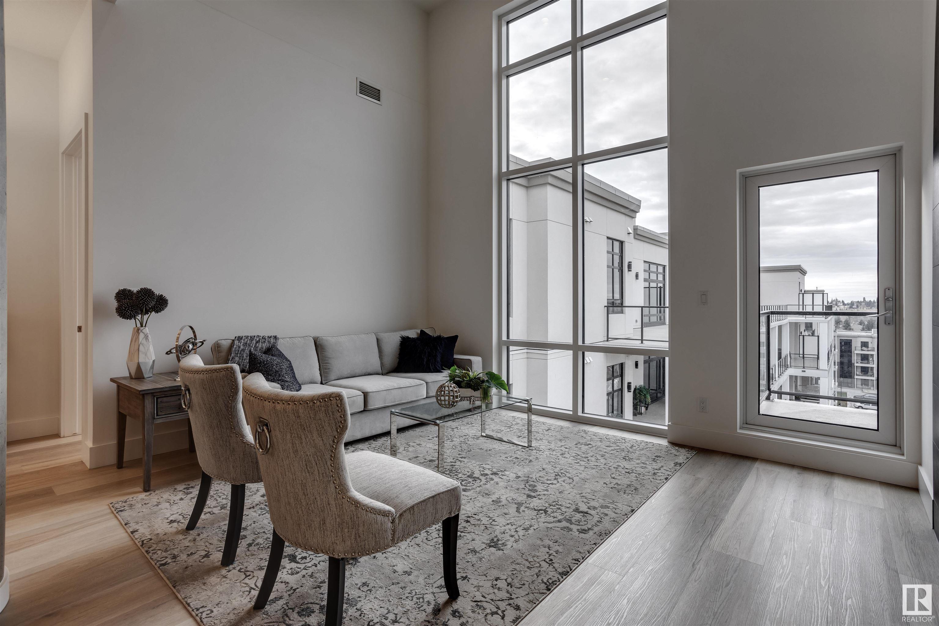 200 BELLEROSE Drive