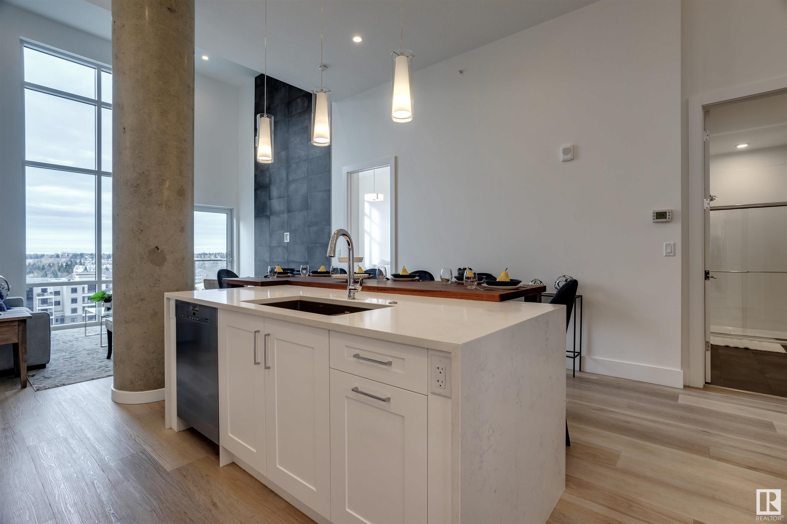 200 BELLEROSE Drive