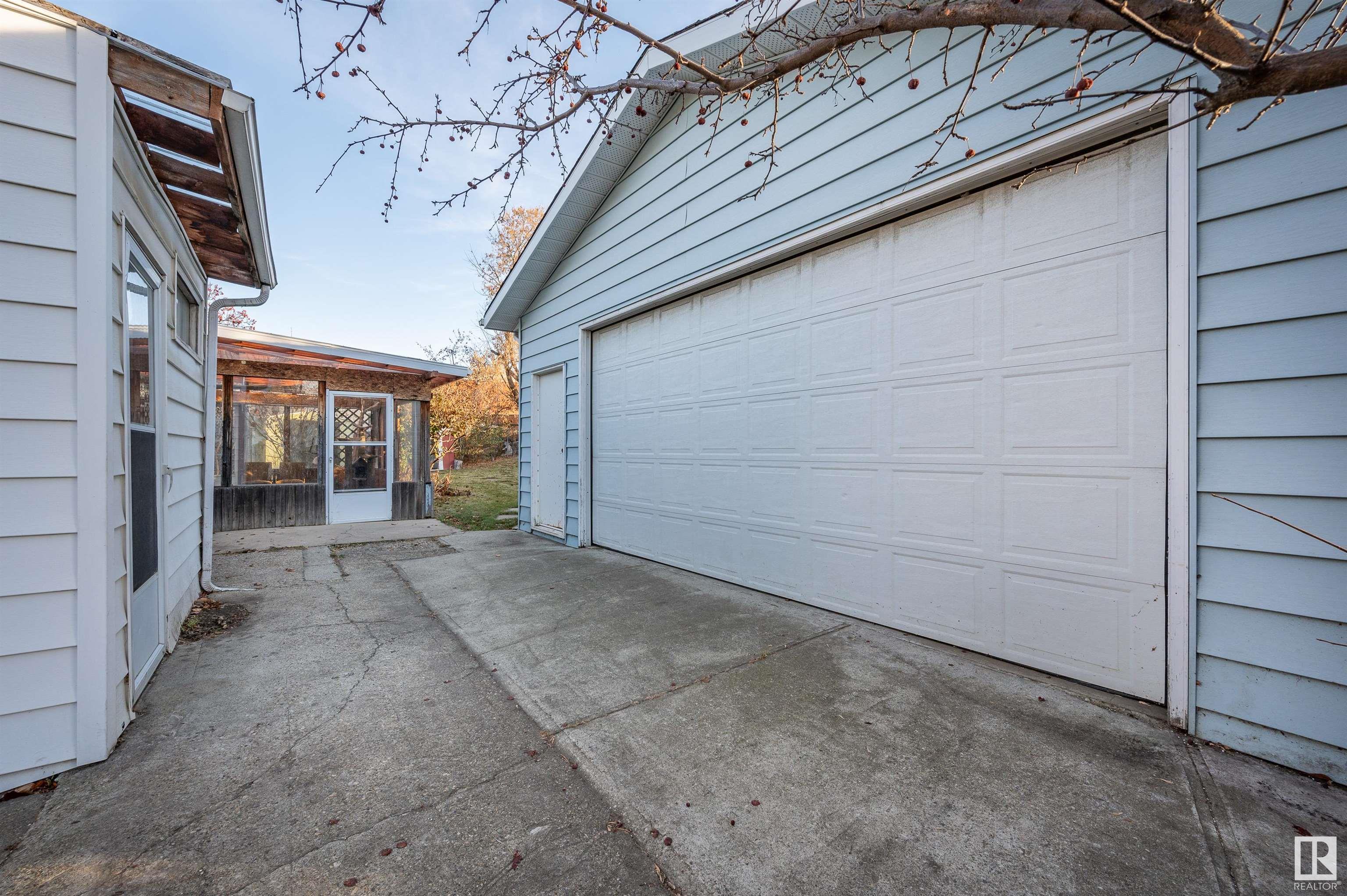 20 MORELAND Crescent