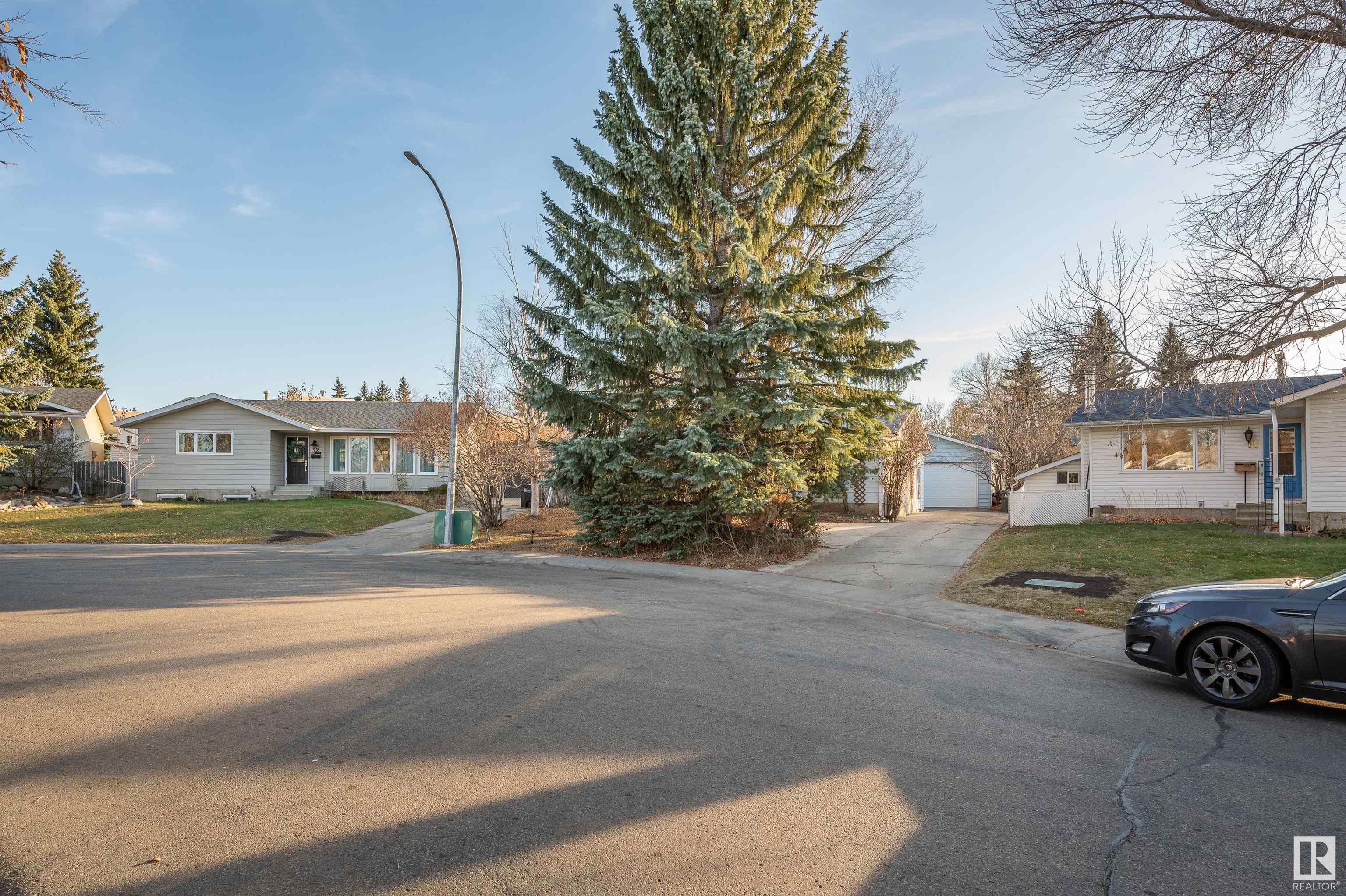 20 MORELAND Crescent