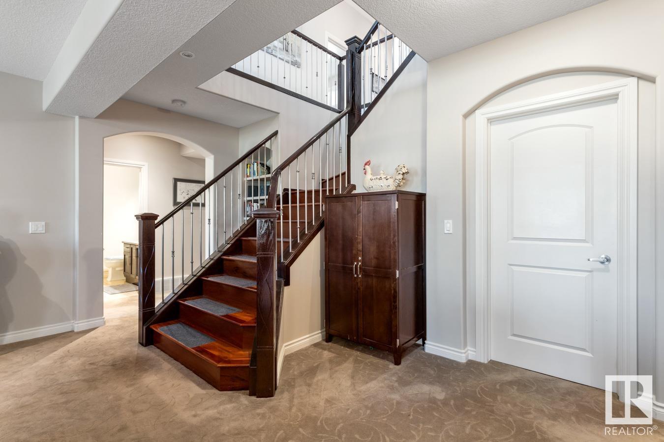 5034 CEYLON Close
