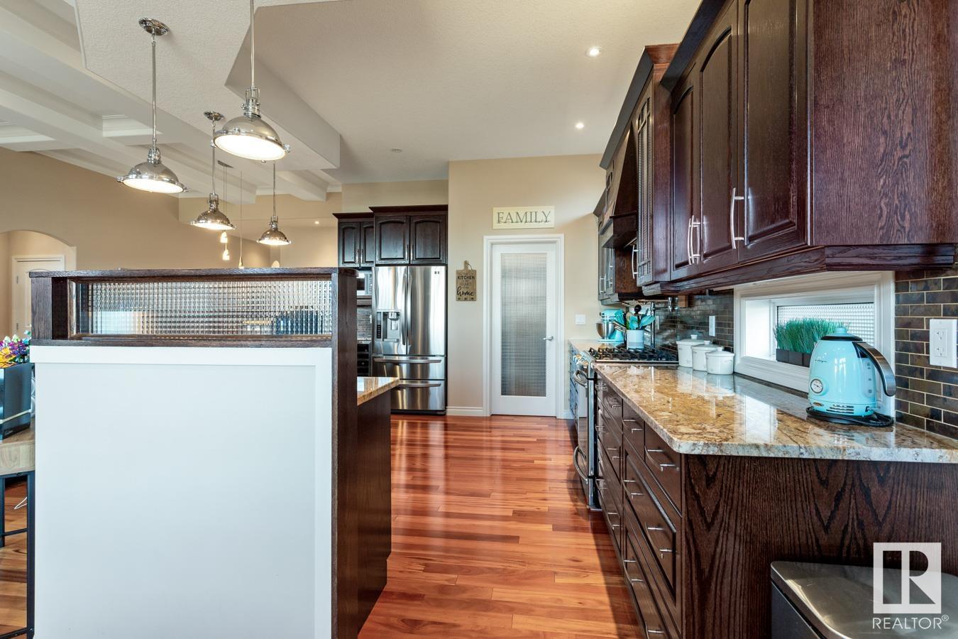 5034 CEYLON Close