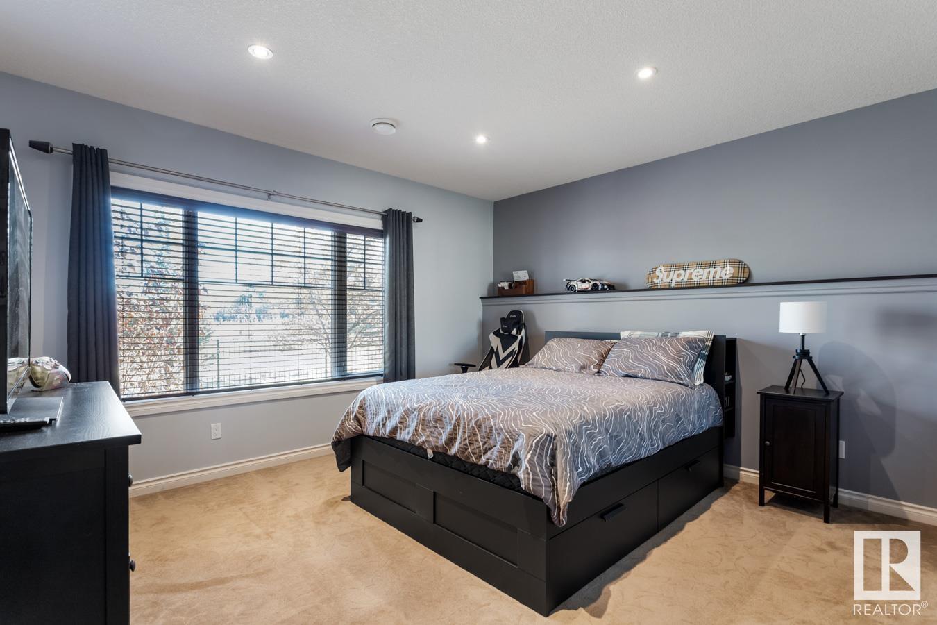 5034 CEYLON Close