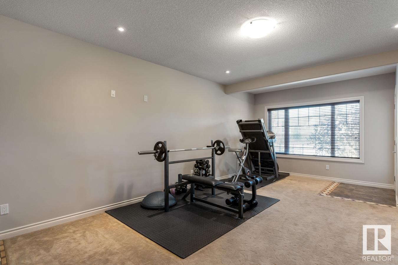 5034 CEYLON Close