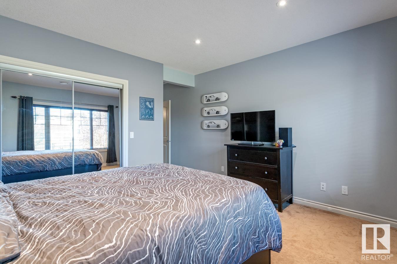 5034 CEYLON Close