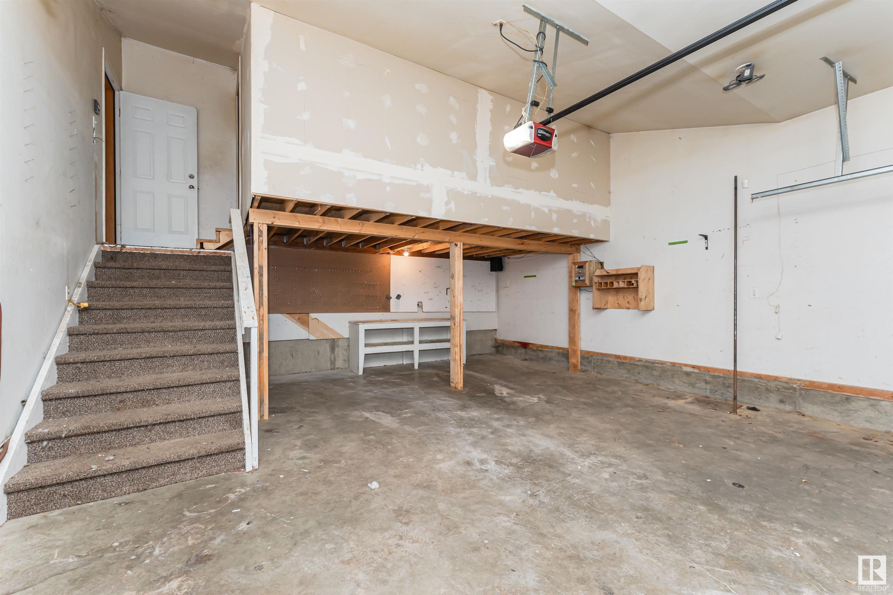 18 EBONY Way