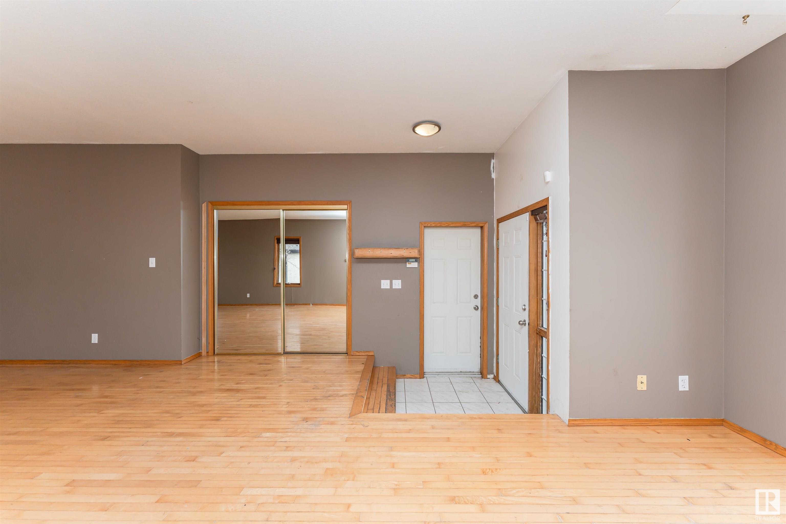 18 EBONY Way