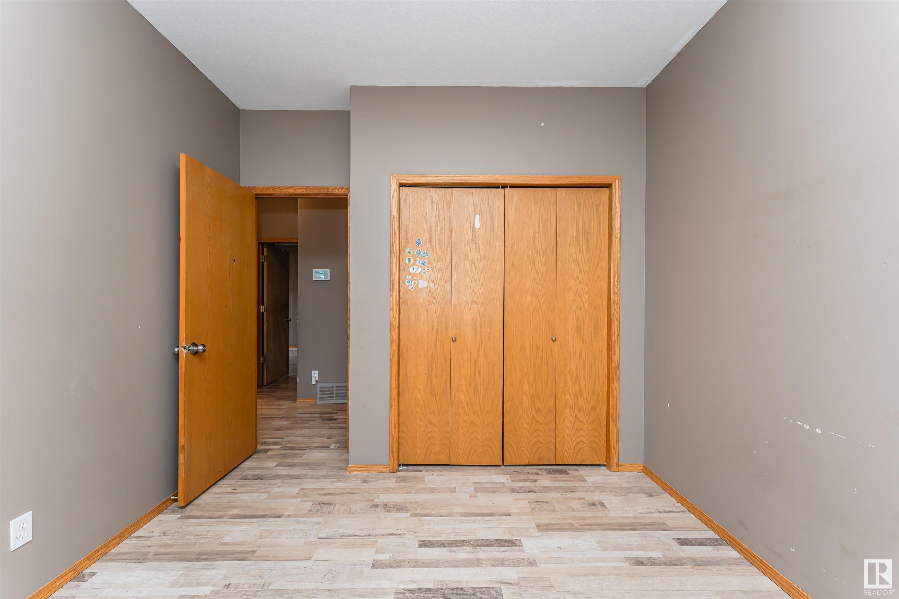 18 EBONY Way