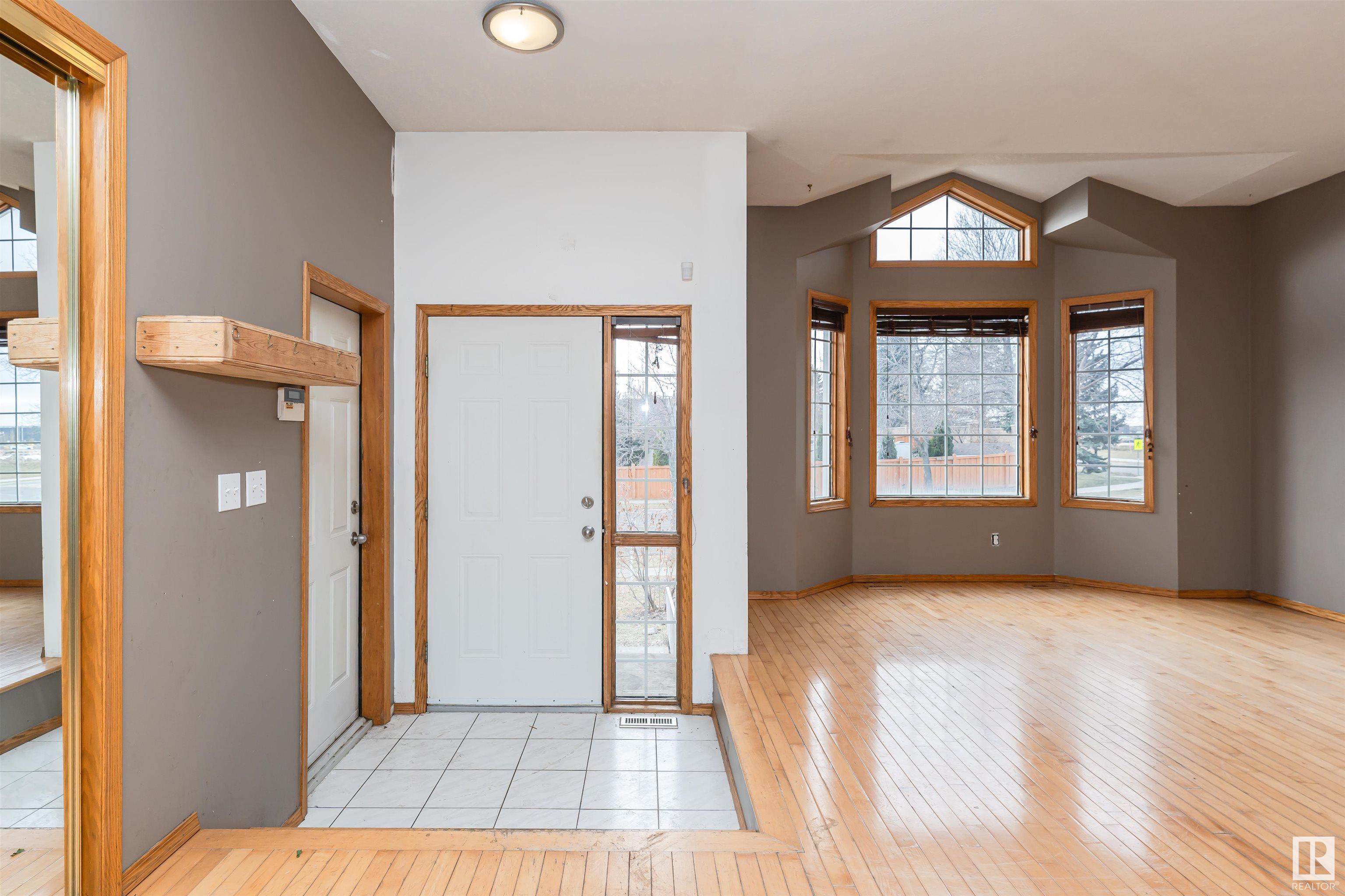18 EBONY Way