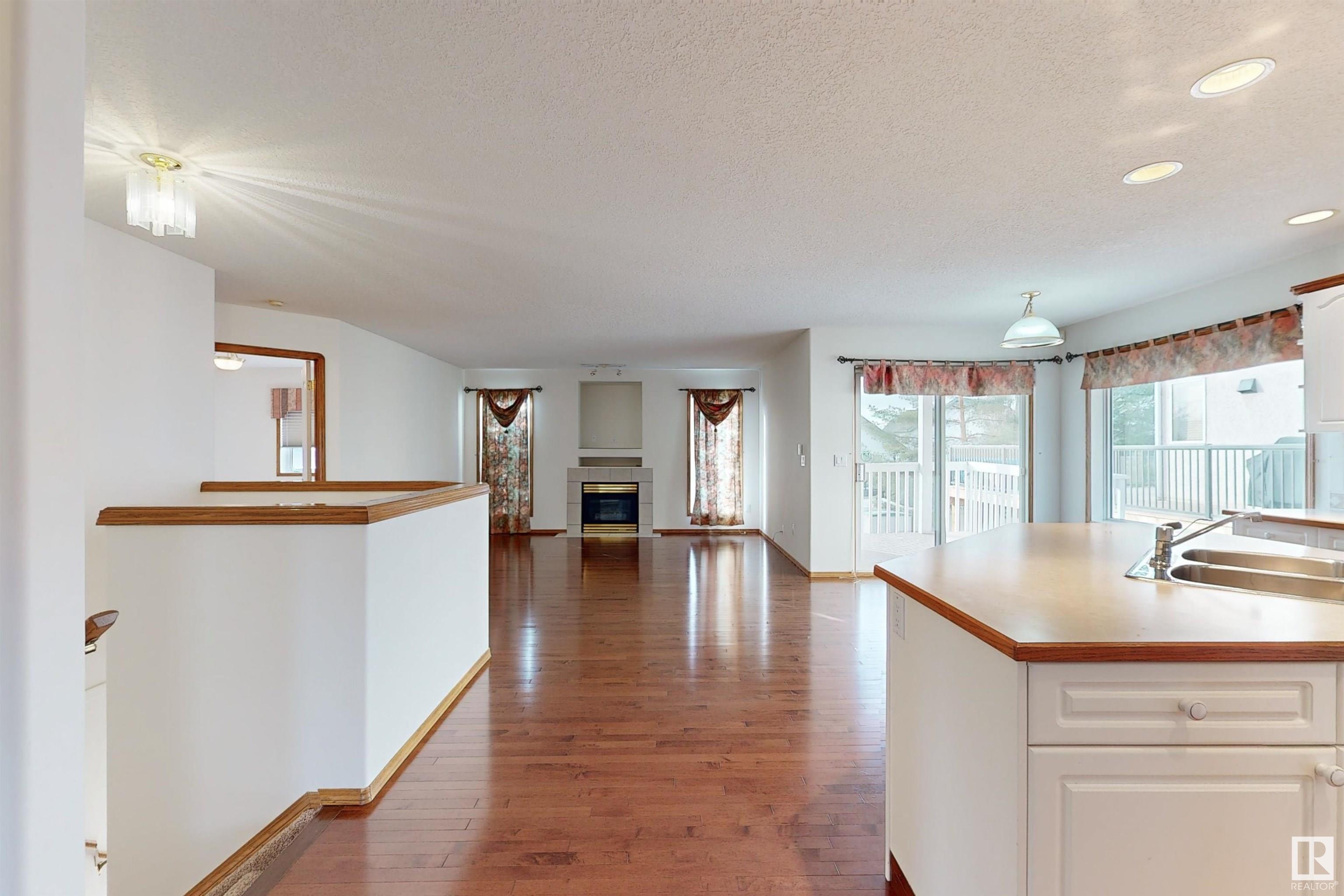223 HILLCREST Court