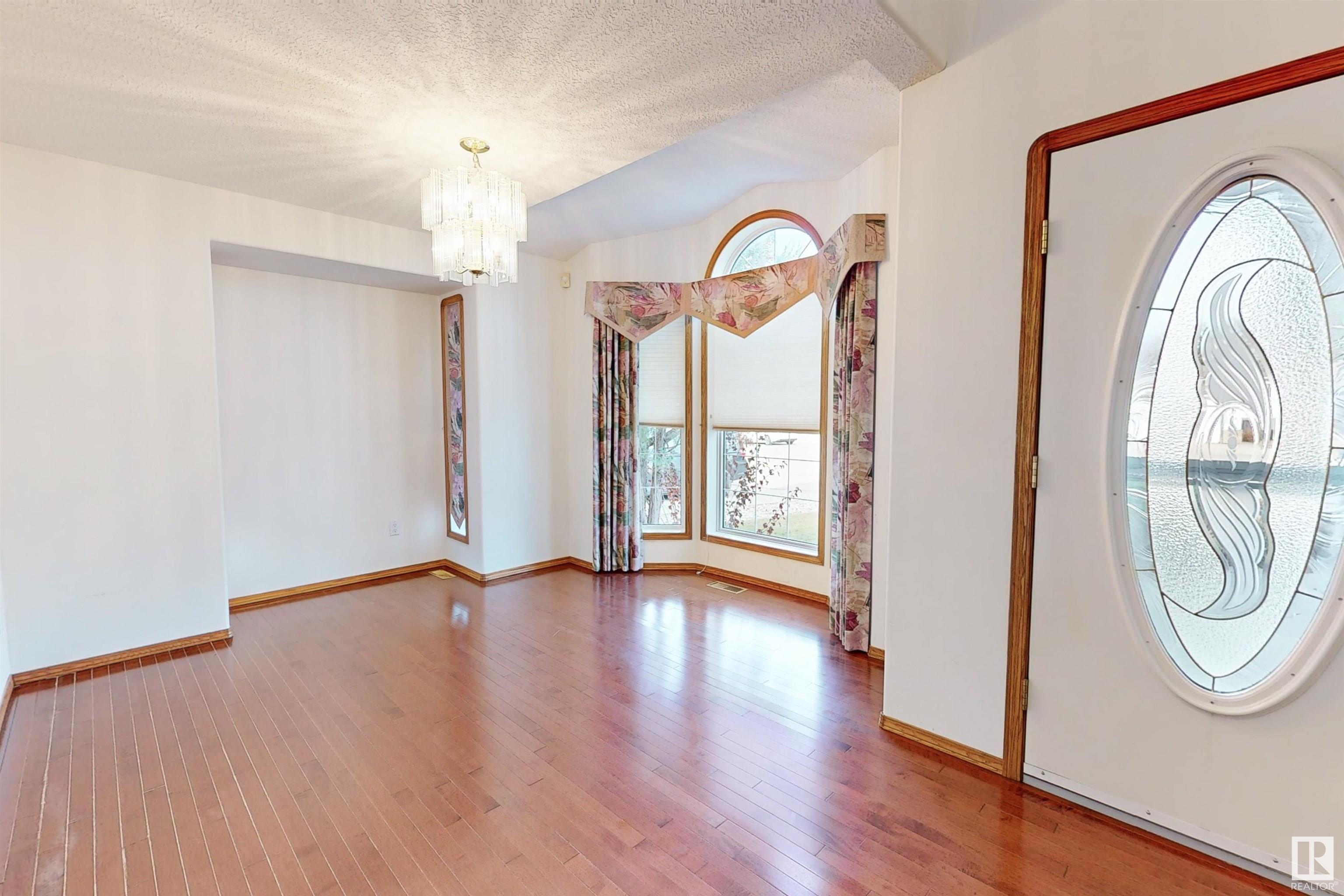 223 HILLCREST Court