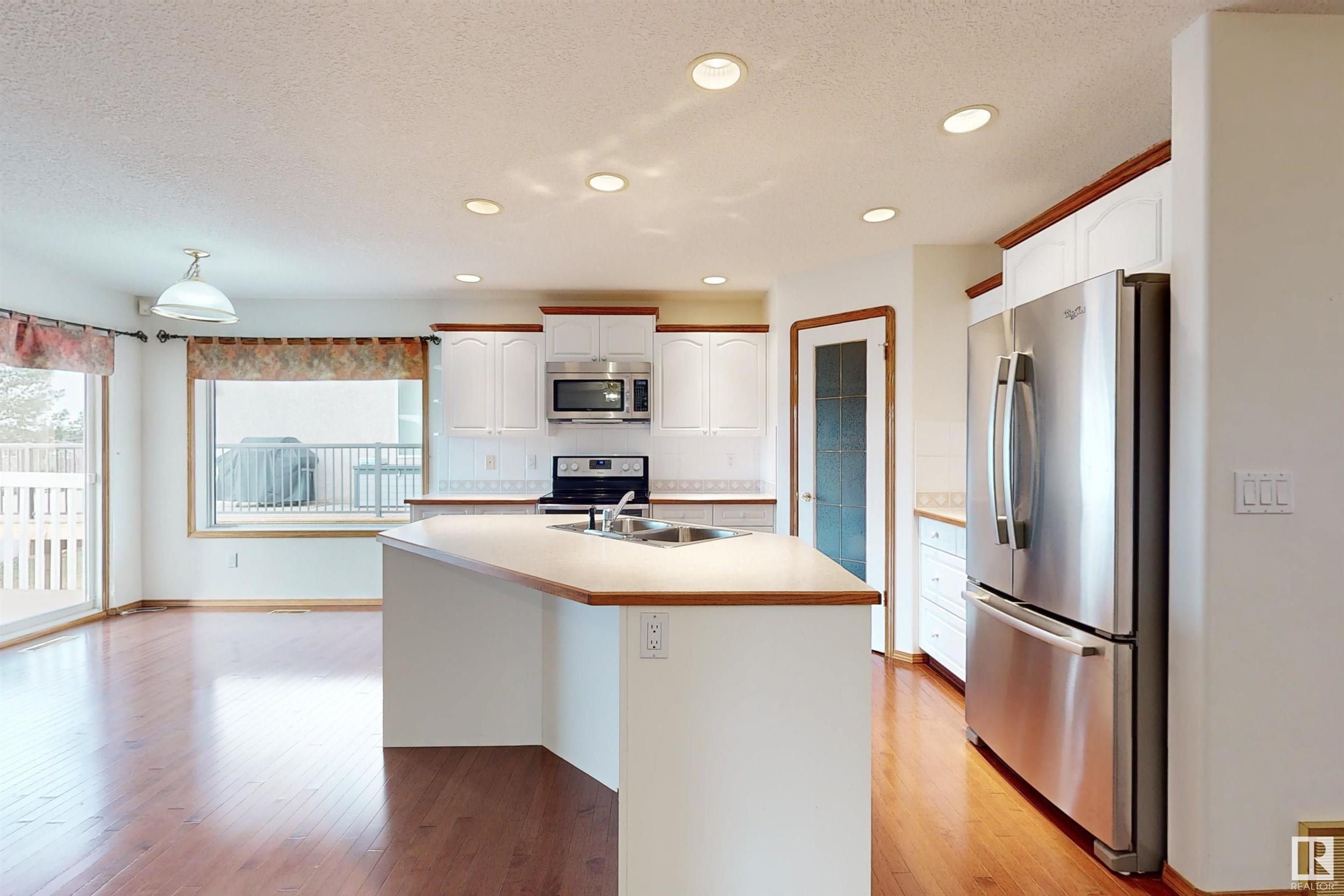 223 HILLCREST Court