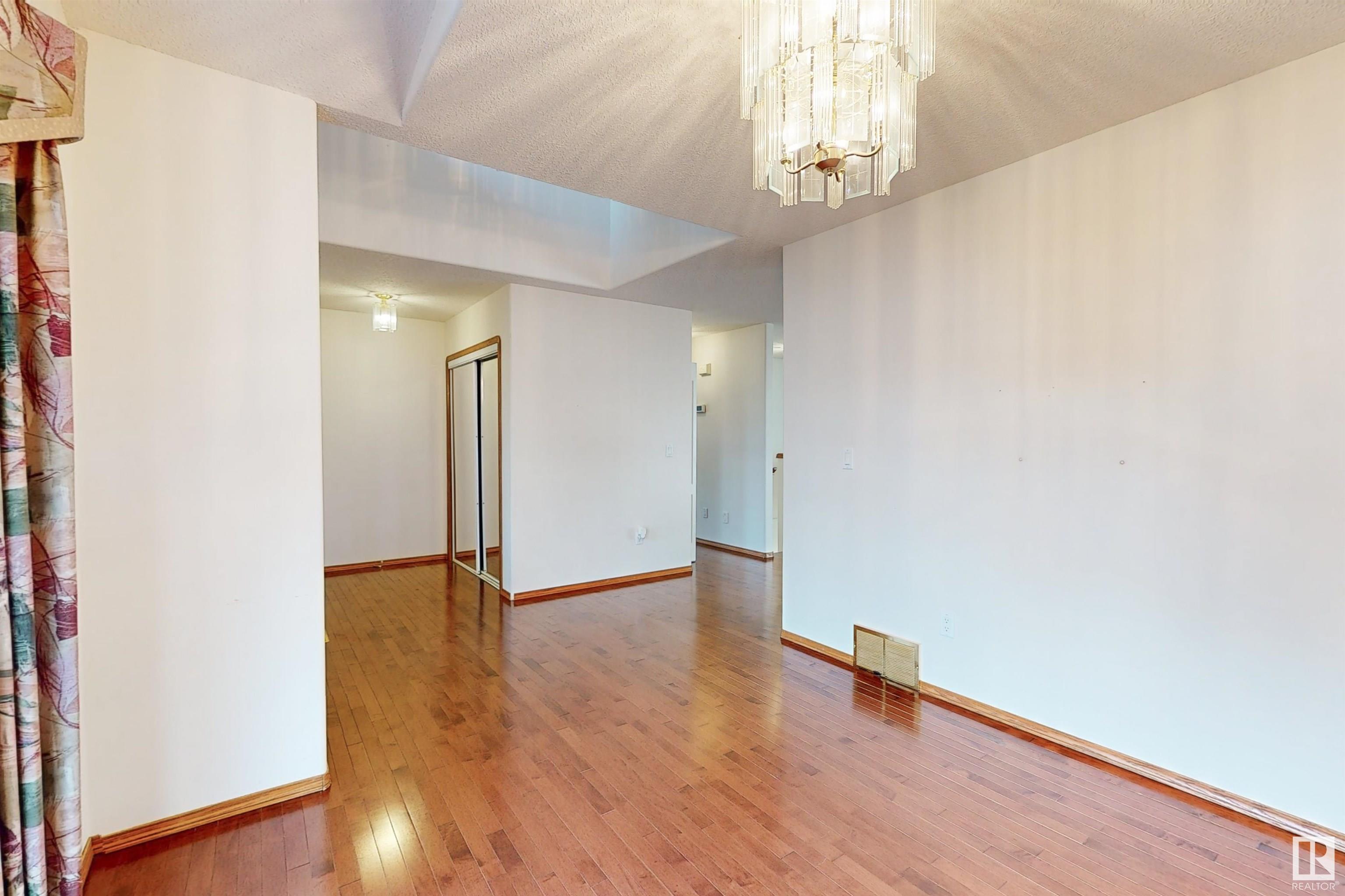 223 HILLCREST Court