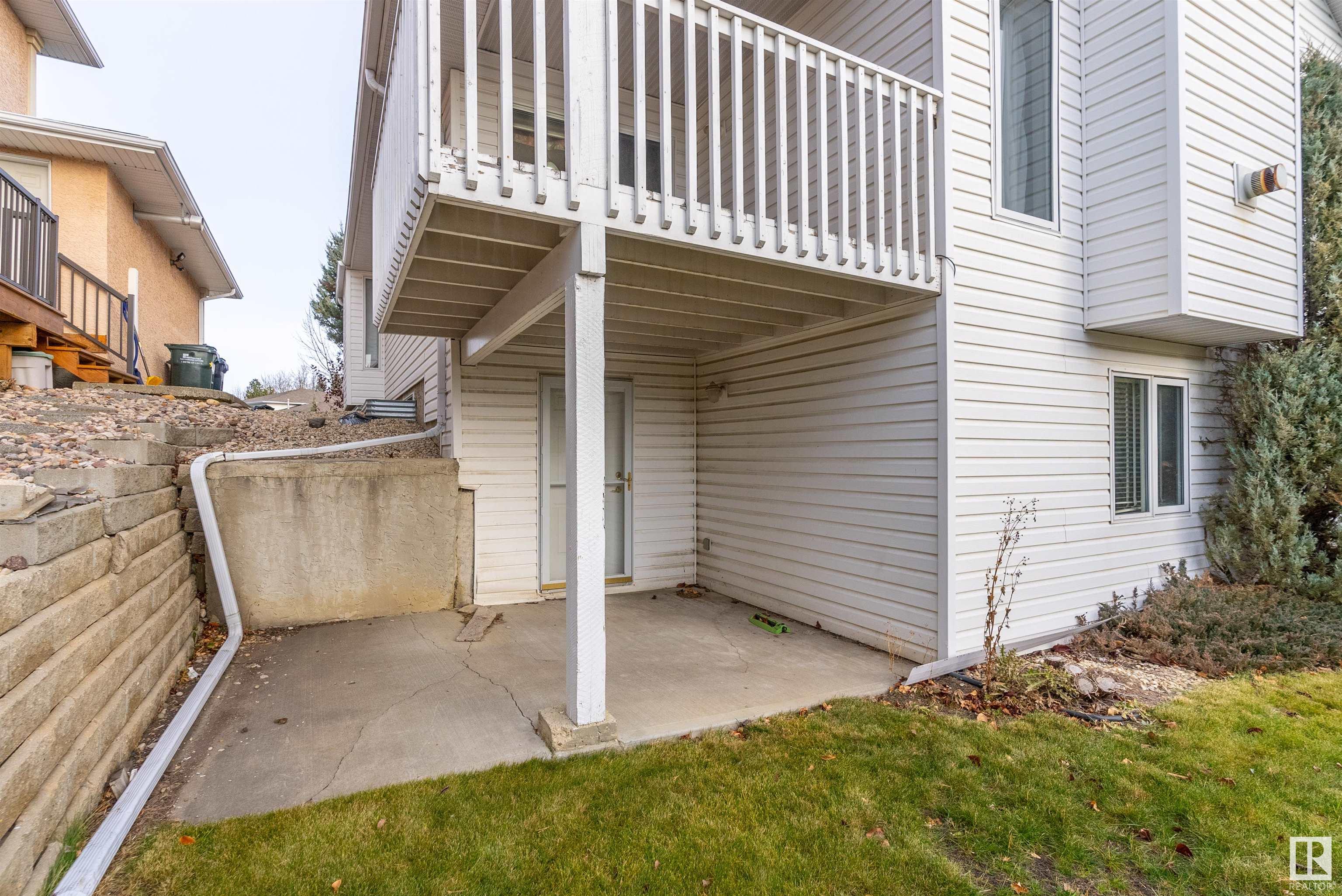 223 HILLCREST Court