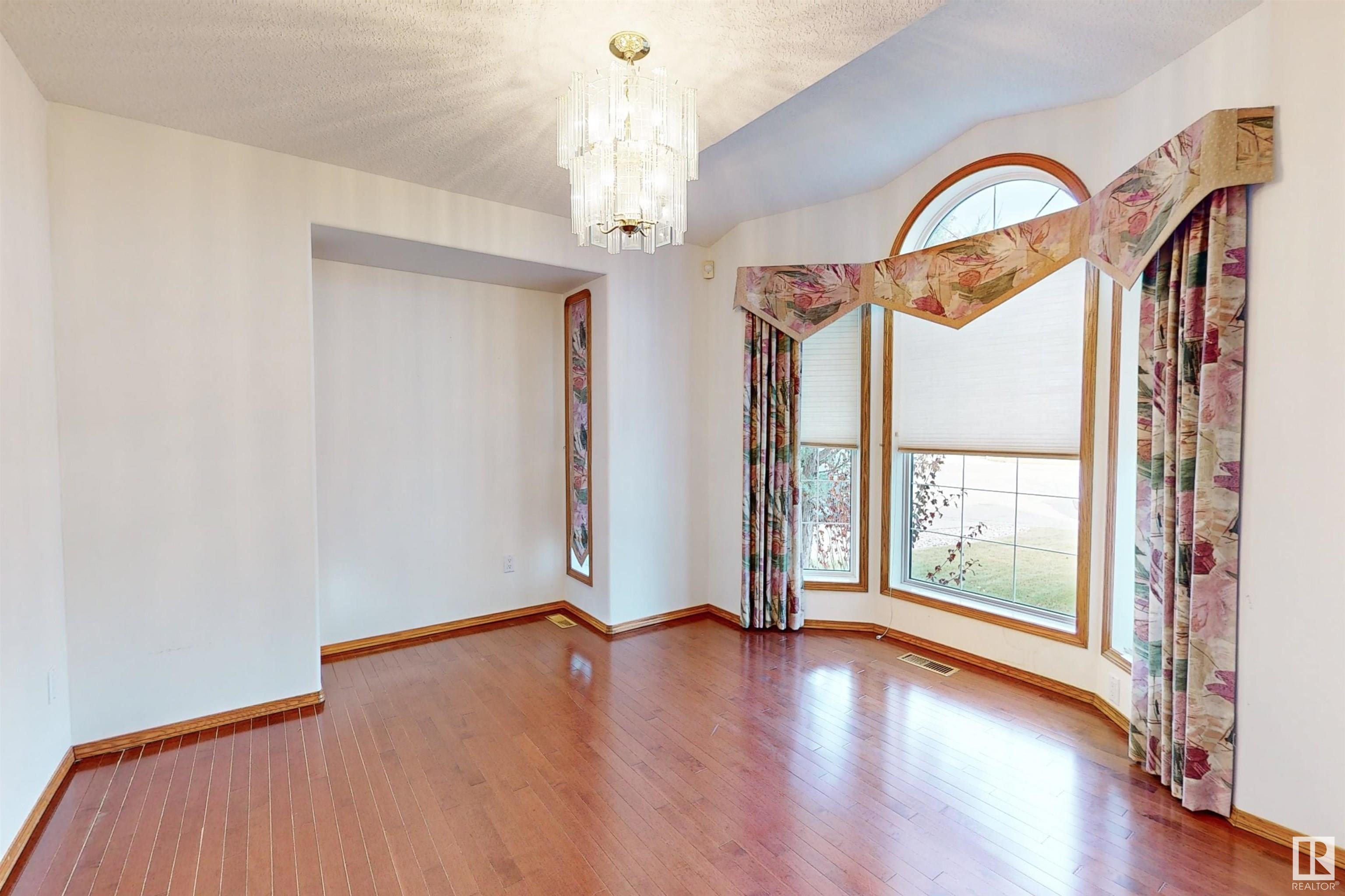 223 HILLCREST Court