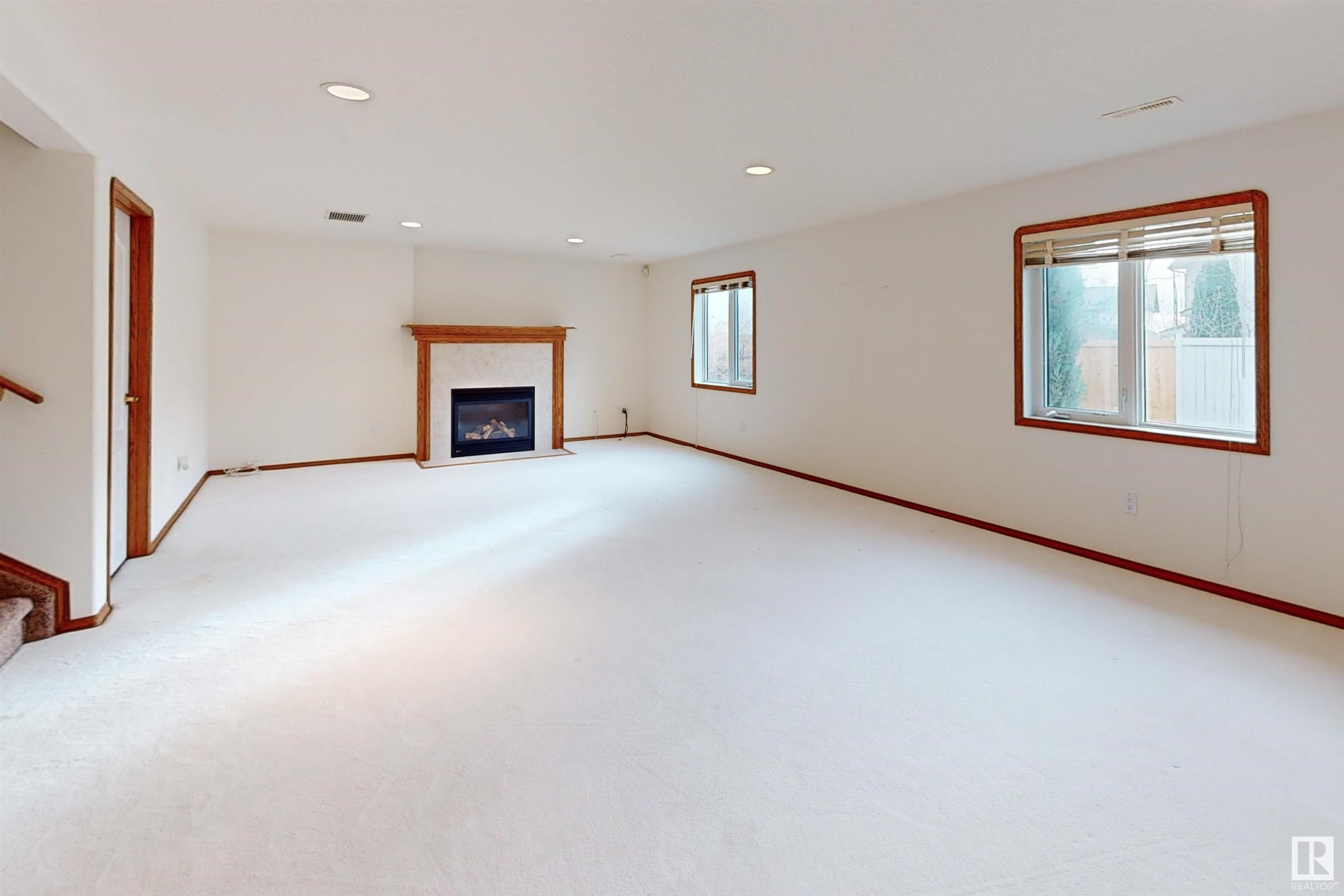 223 HILLCREST Court