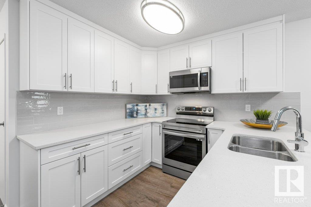 18 PINEVIEW HORIZON Village