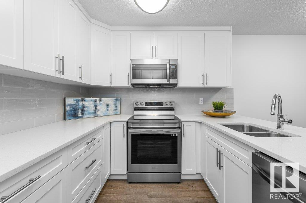 18 PINEVIEW HORIZON Village