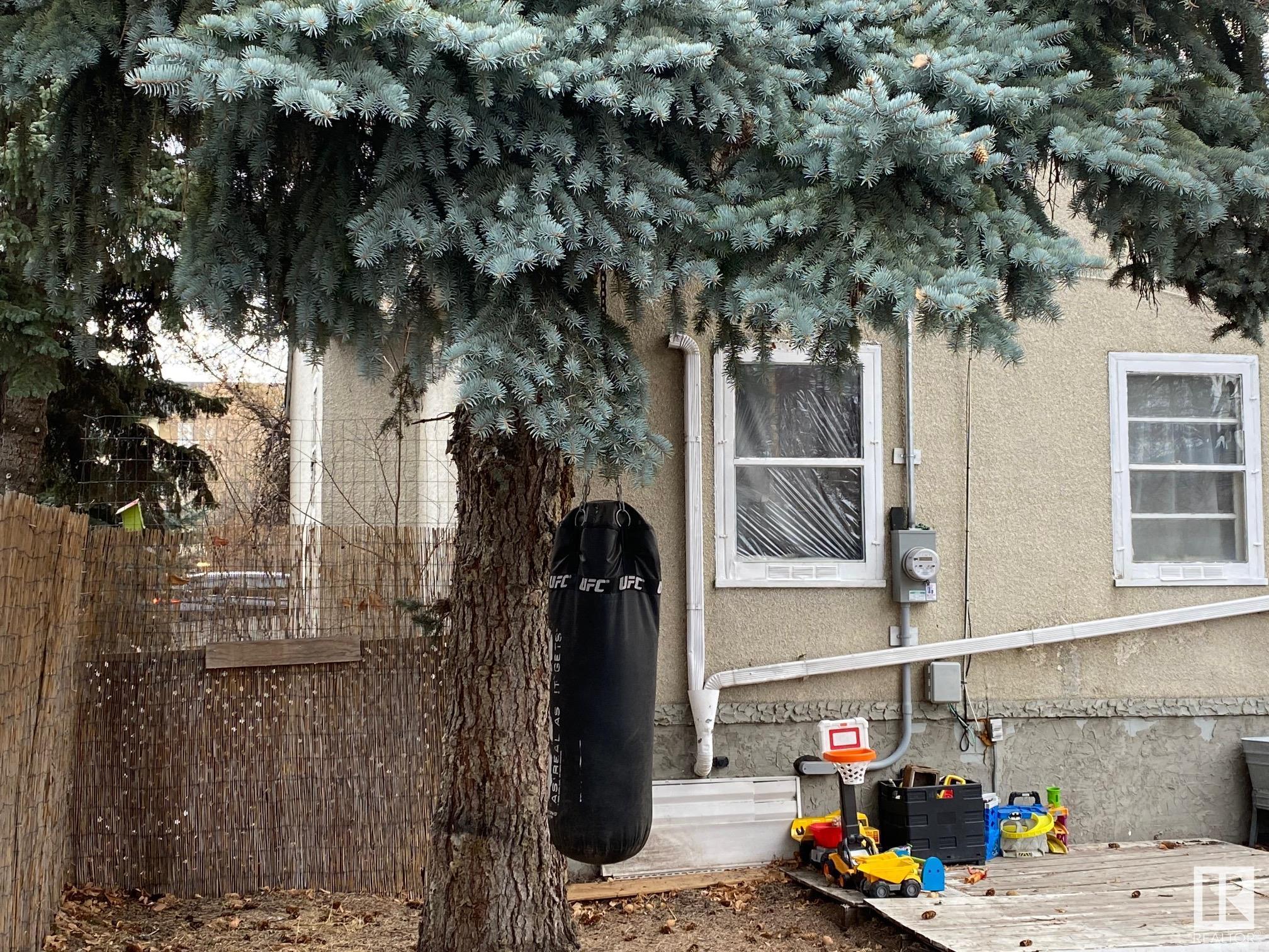 11406 82 Street