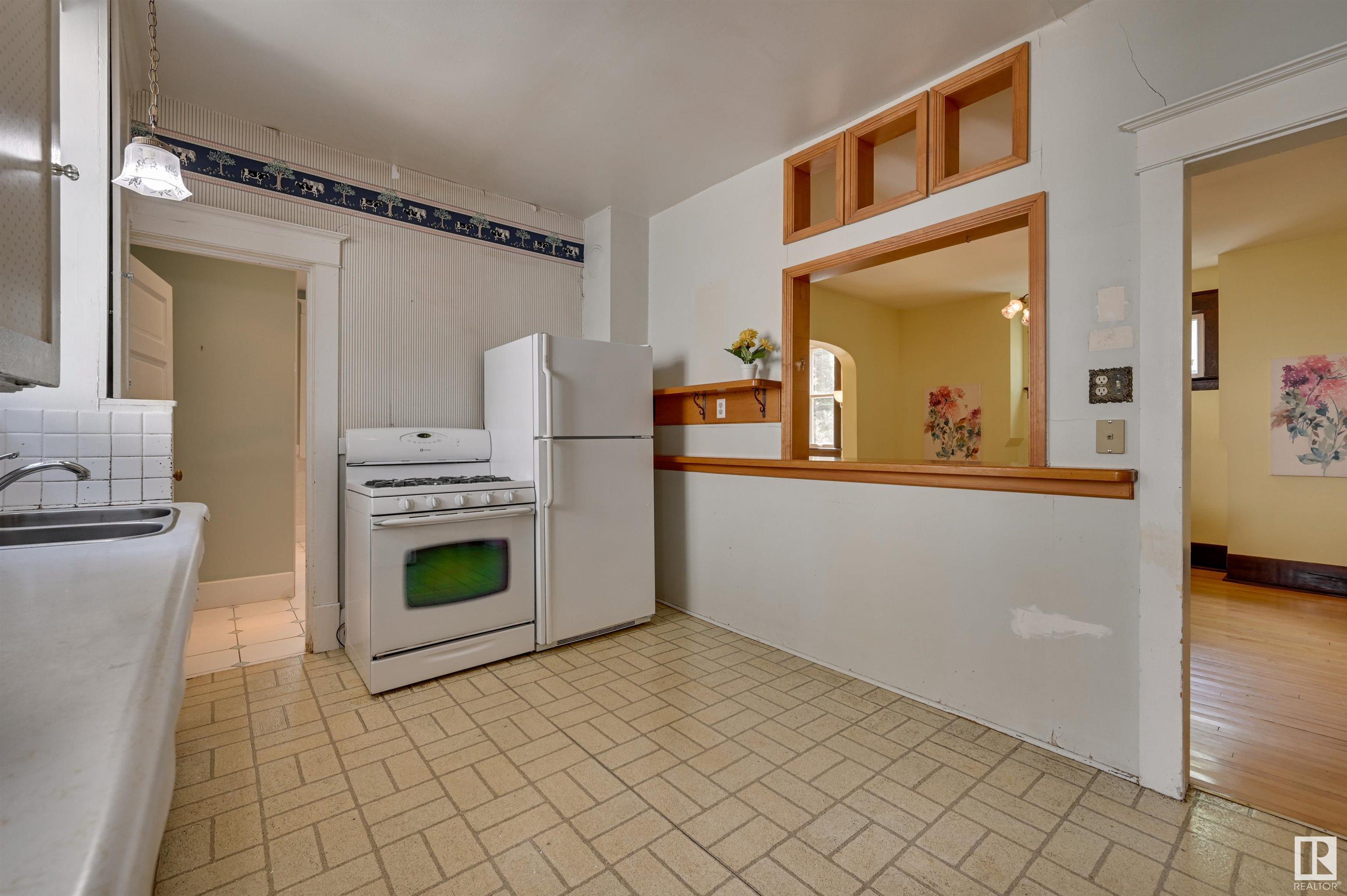 10803 125 Street