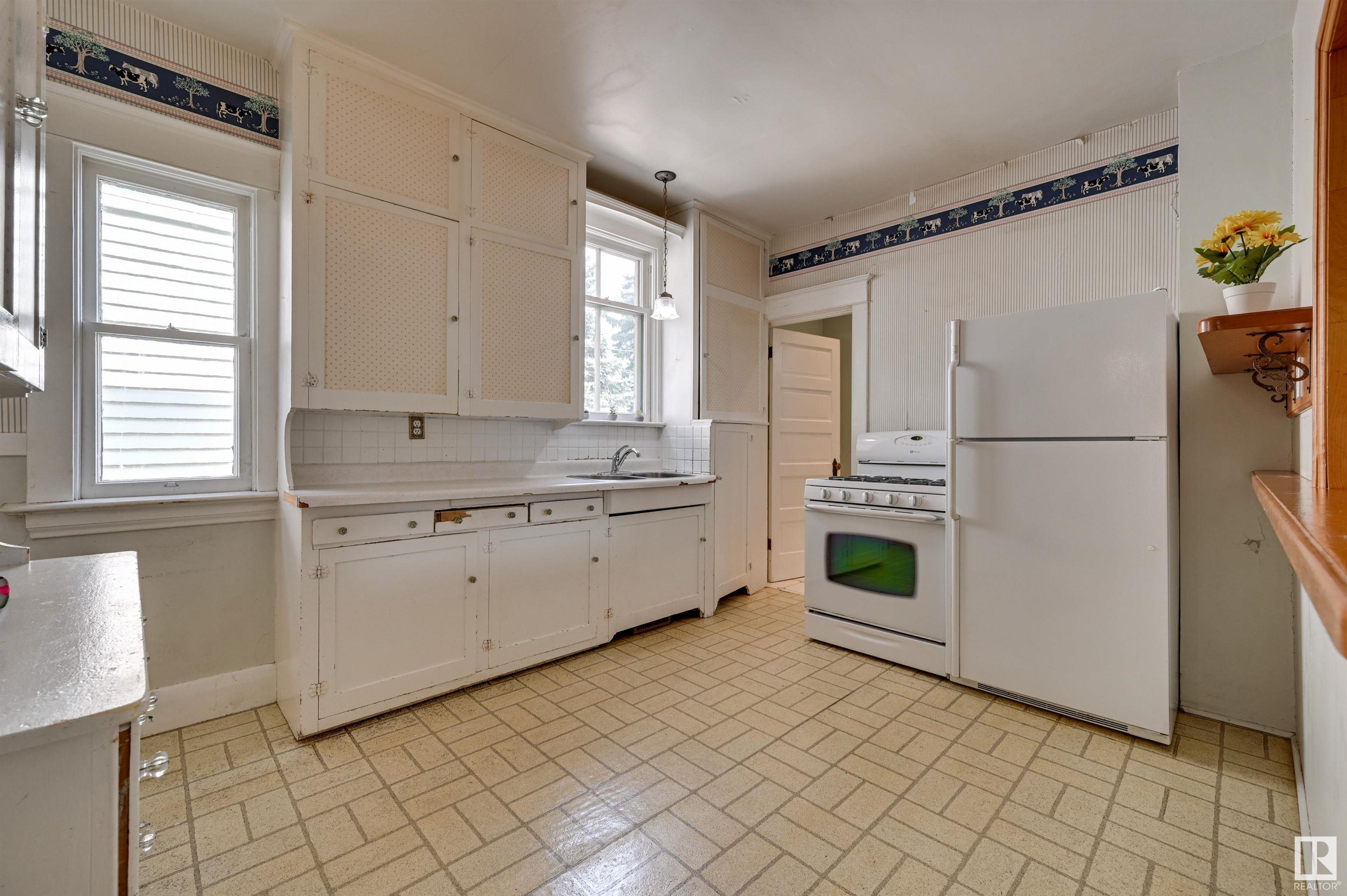 10803 125 Street