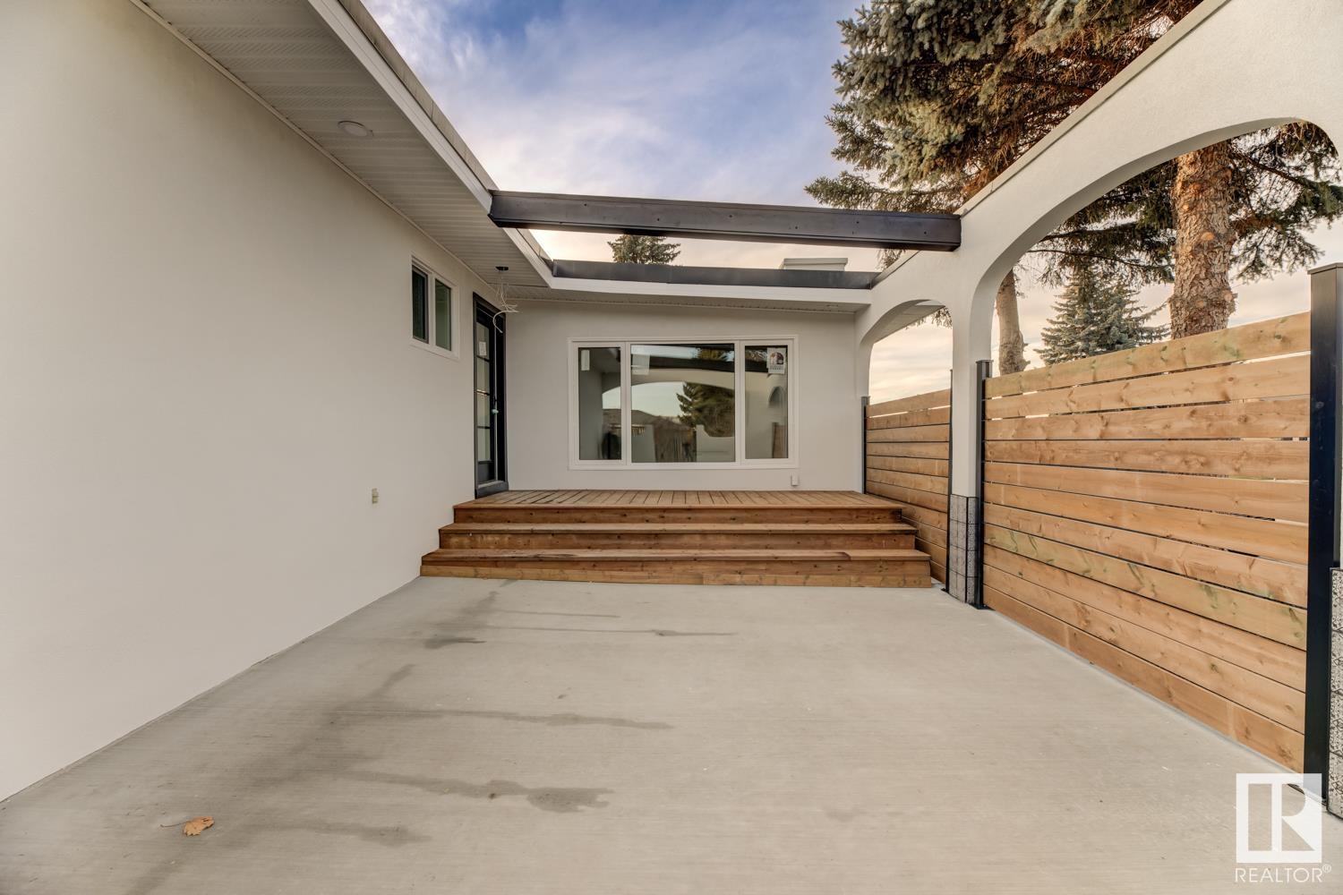 25 GARLAND Crescent