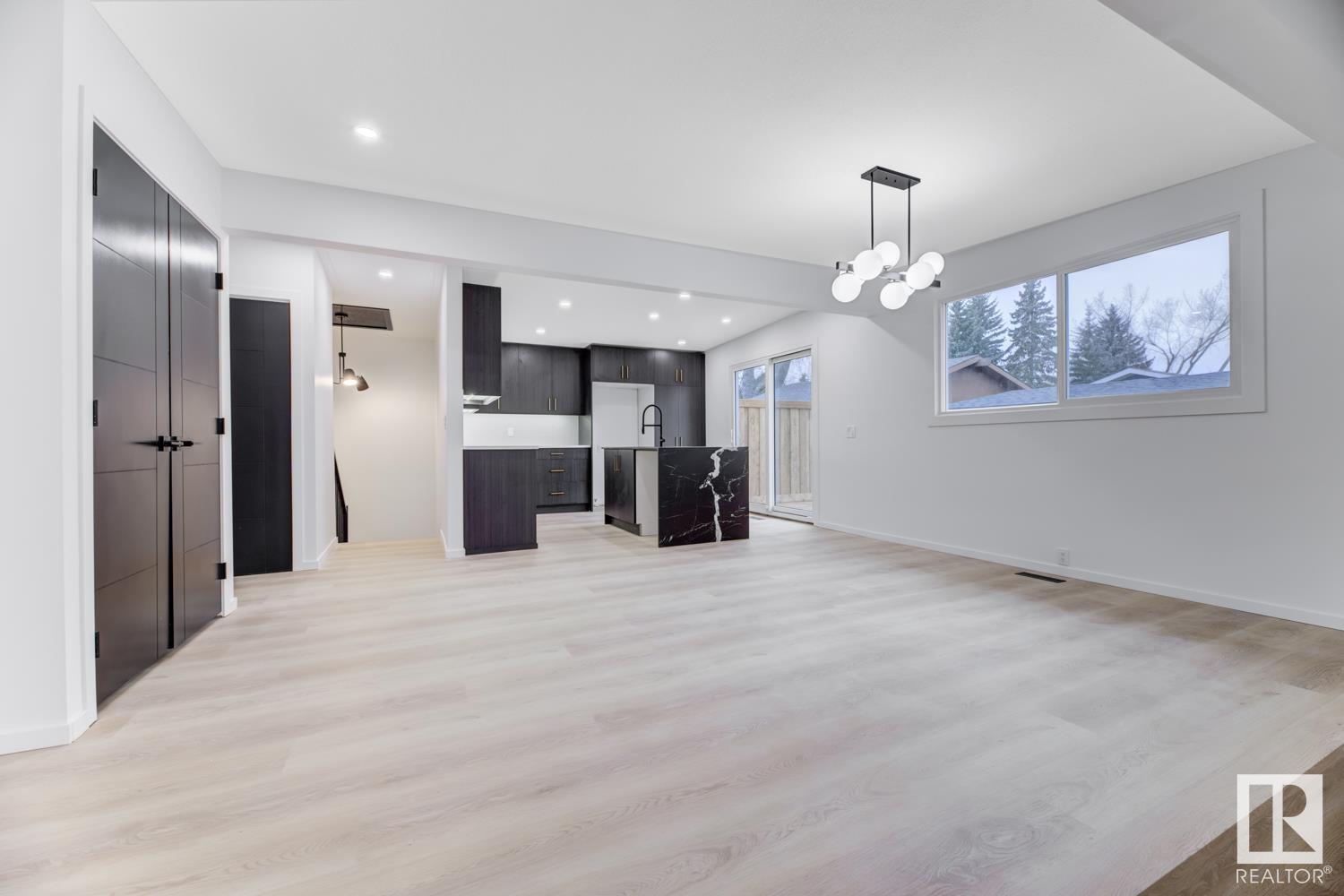 25 GARLAND Crescent