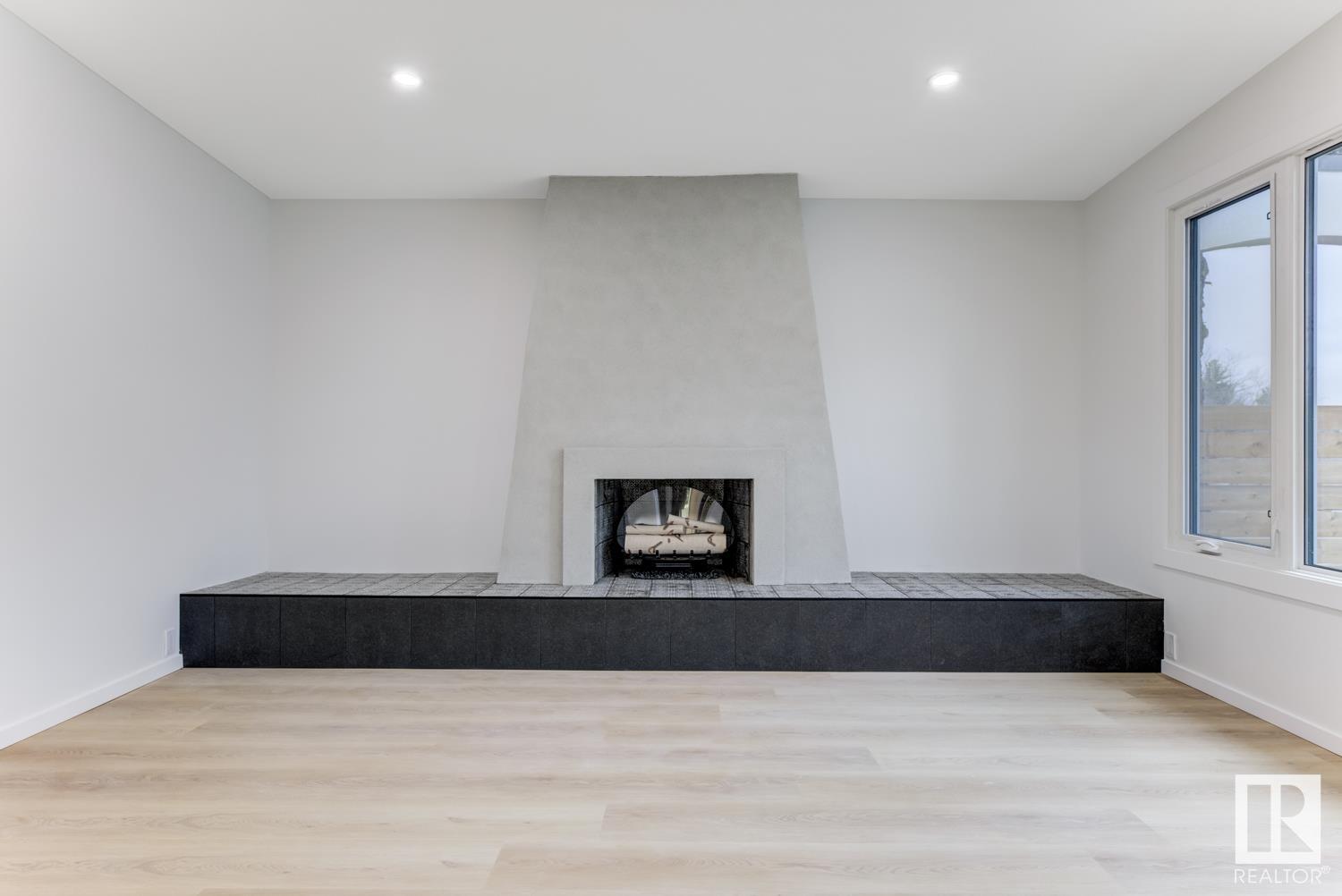 25 GARLAND Crescent