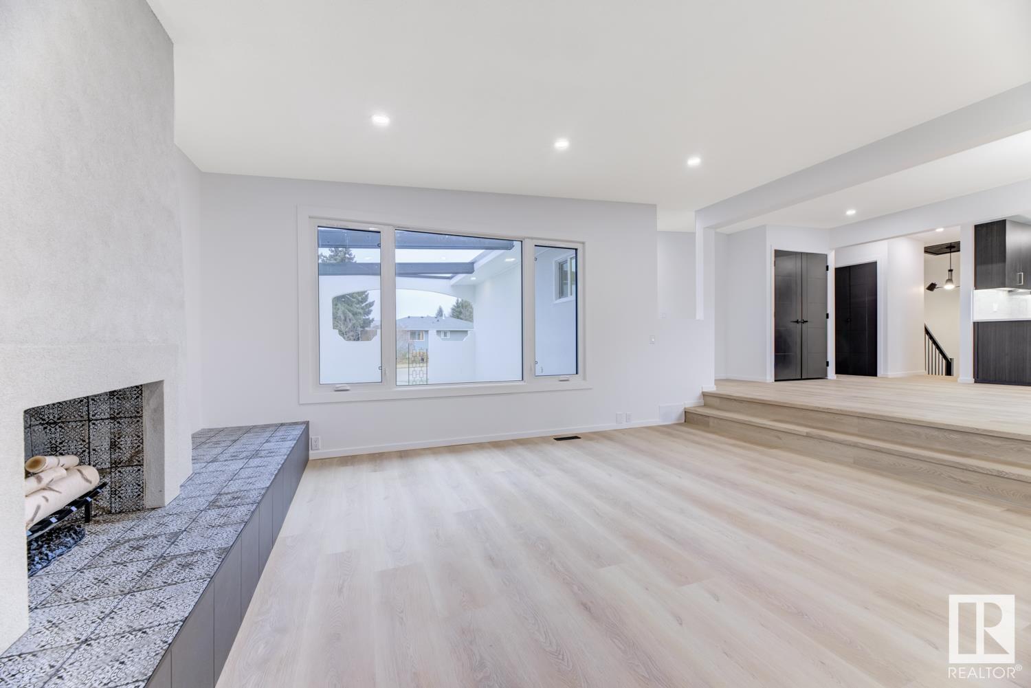 25 GARLAND Crescent