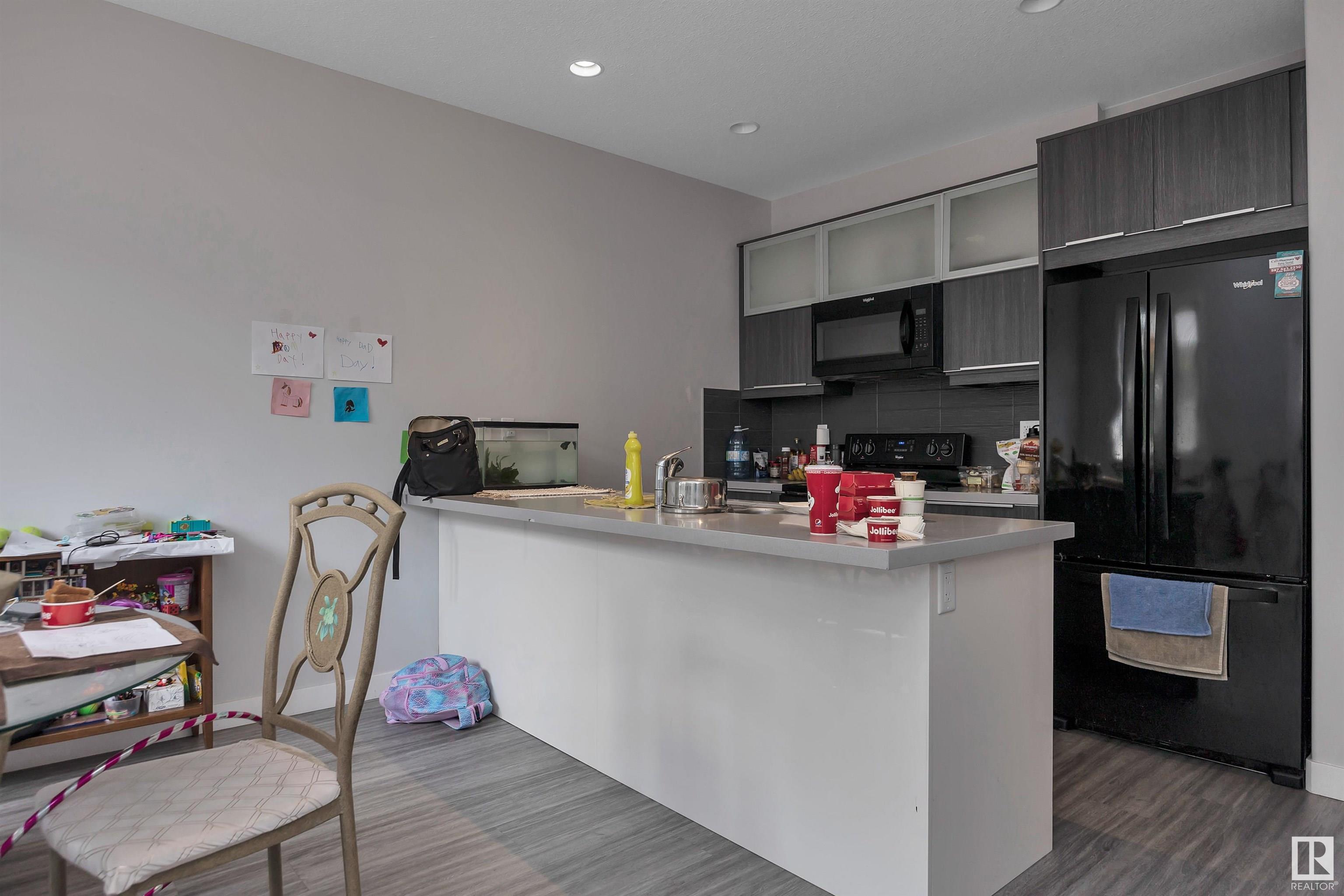 16307 100 Avenue