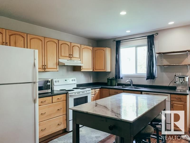 176 Lakeshore Drive