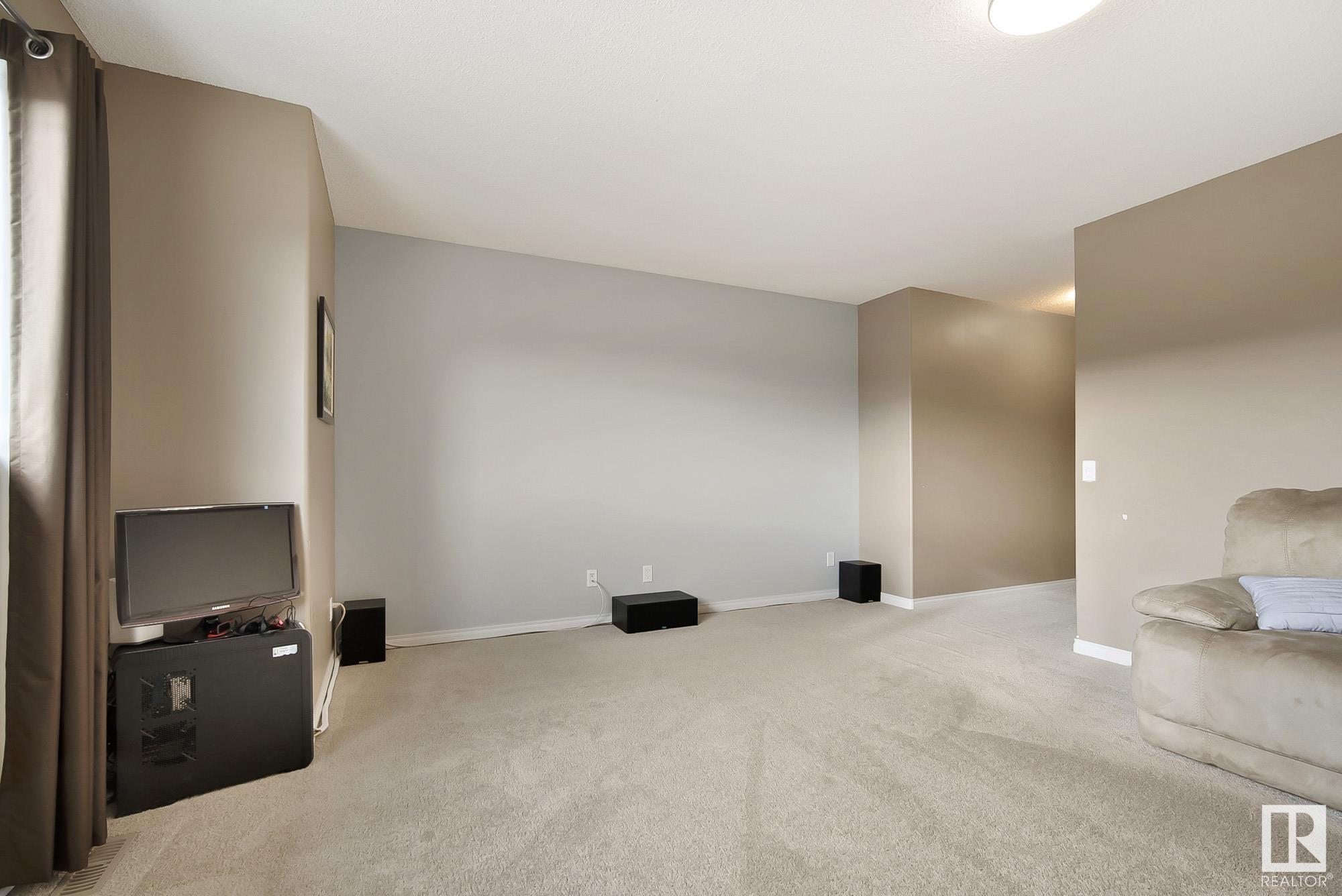363 DAVENPORT Drive