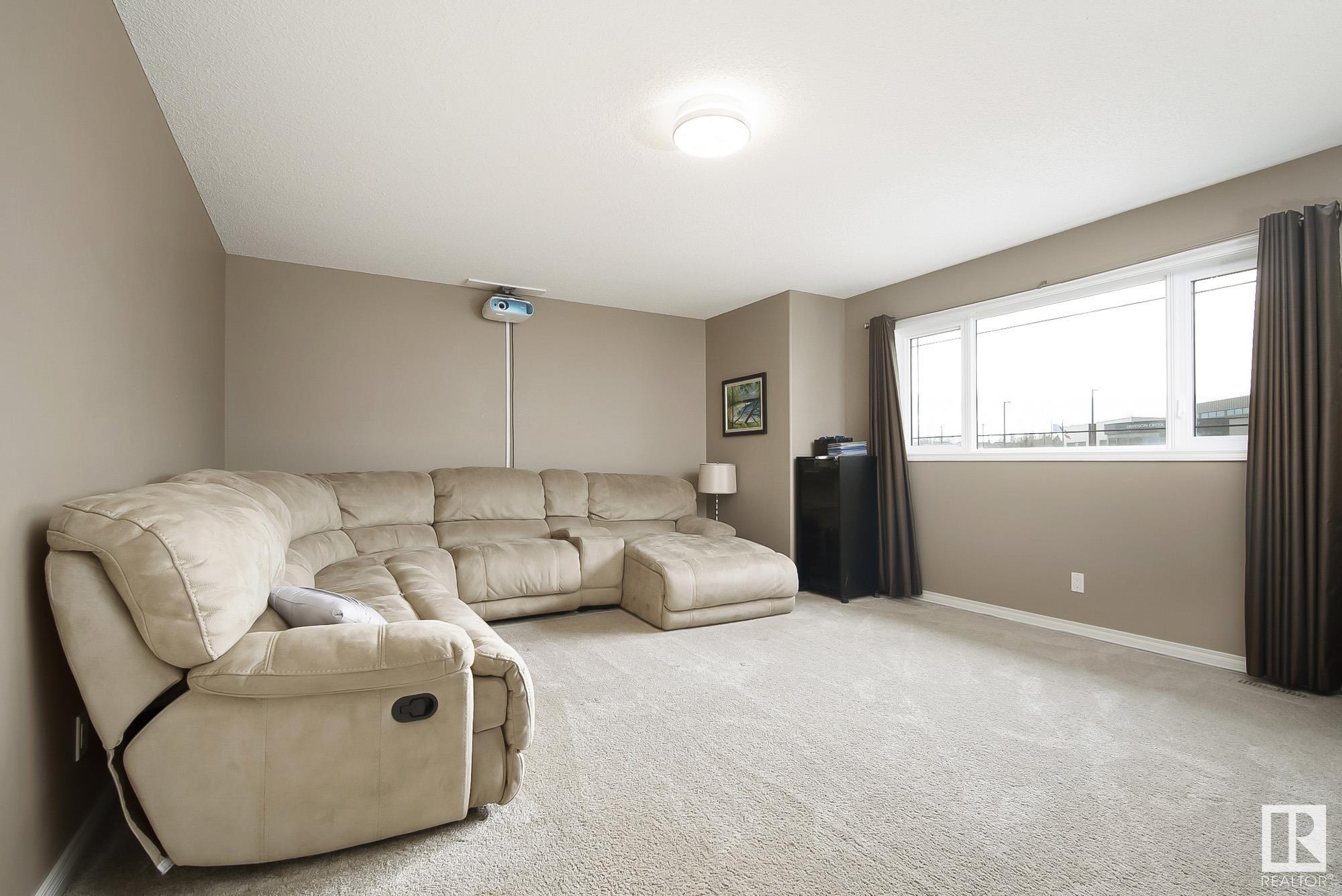 363 DAVENPORT Drive