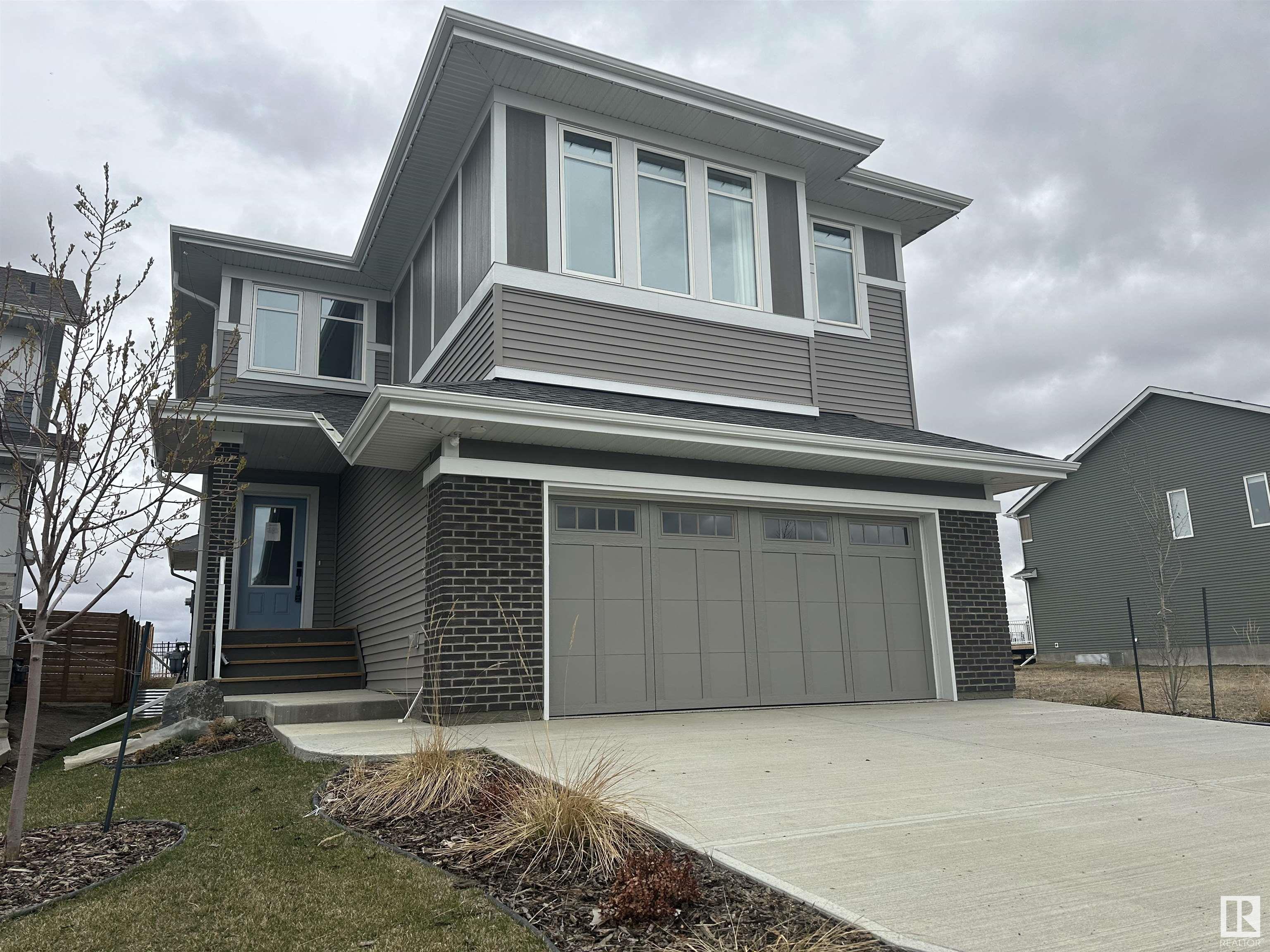 345 JENSEN LAKES Boulevard