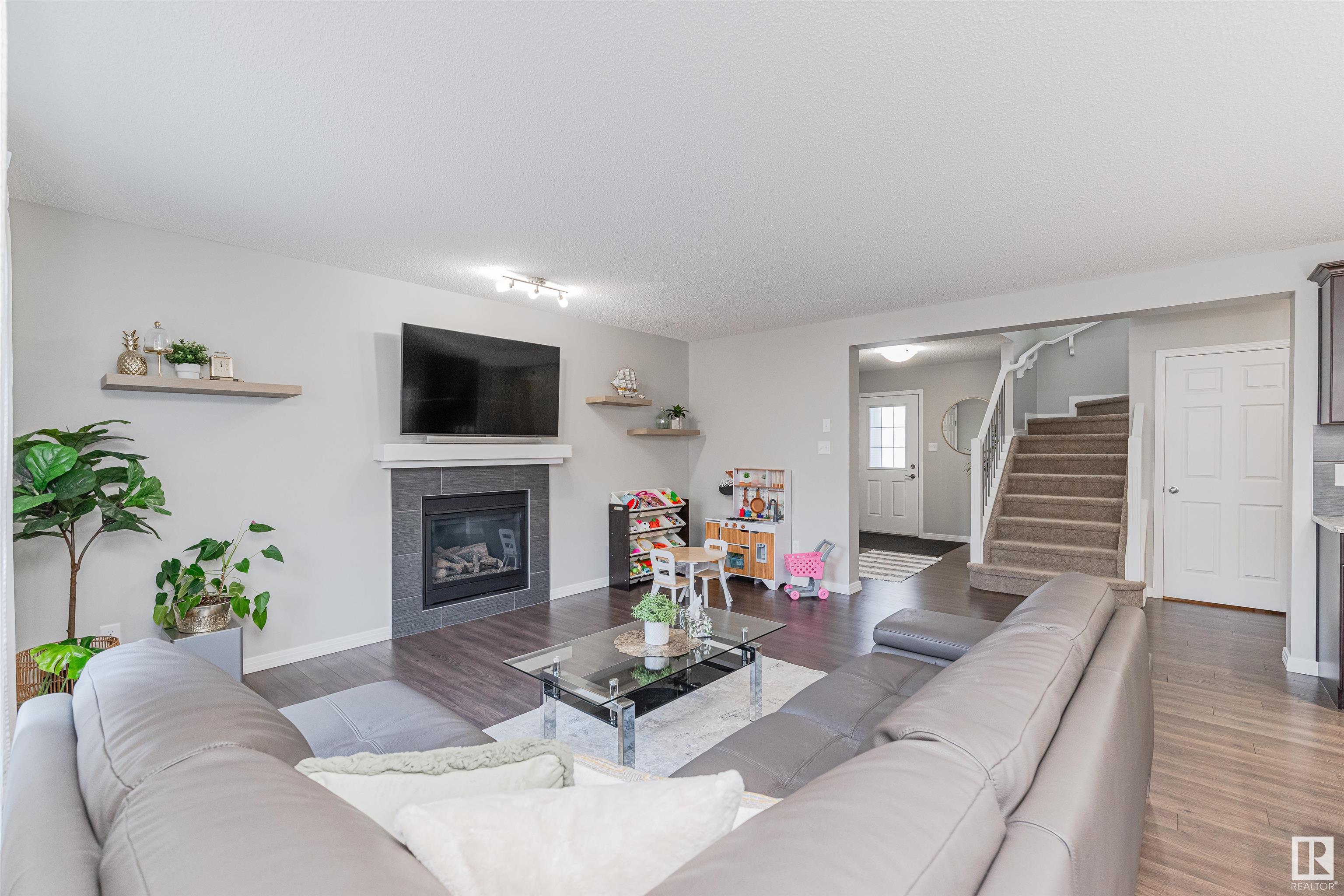 17207 74 Street