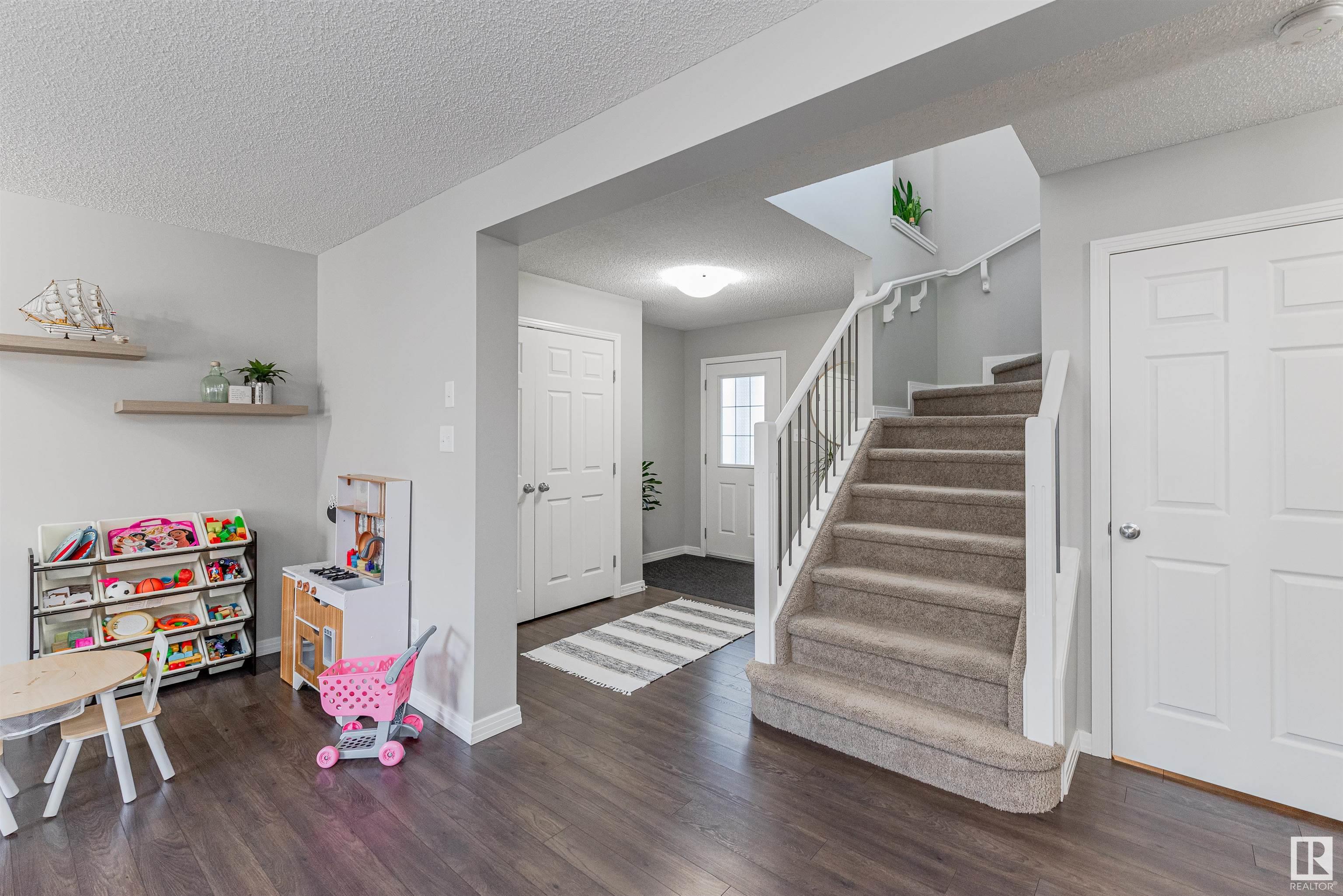 17207 74 Street