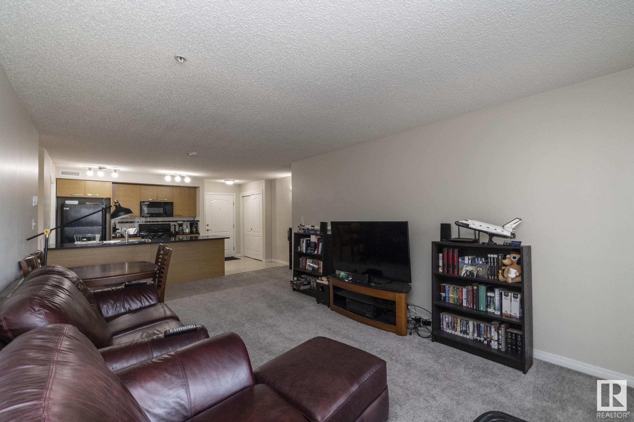 7343 South Terwillegar Drive
