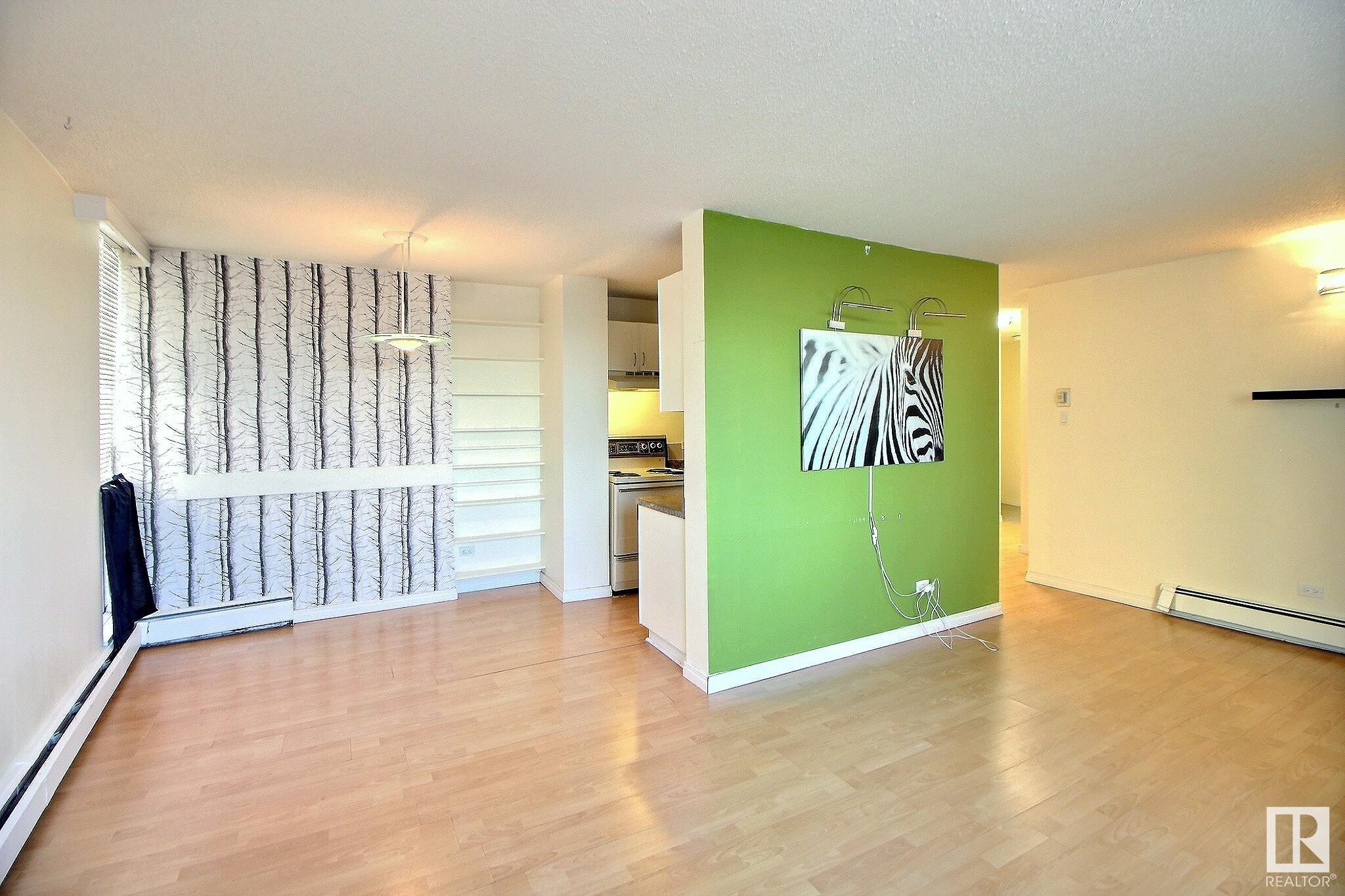 10883 Saskatchewan Drive