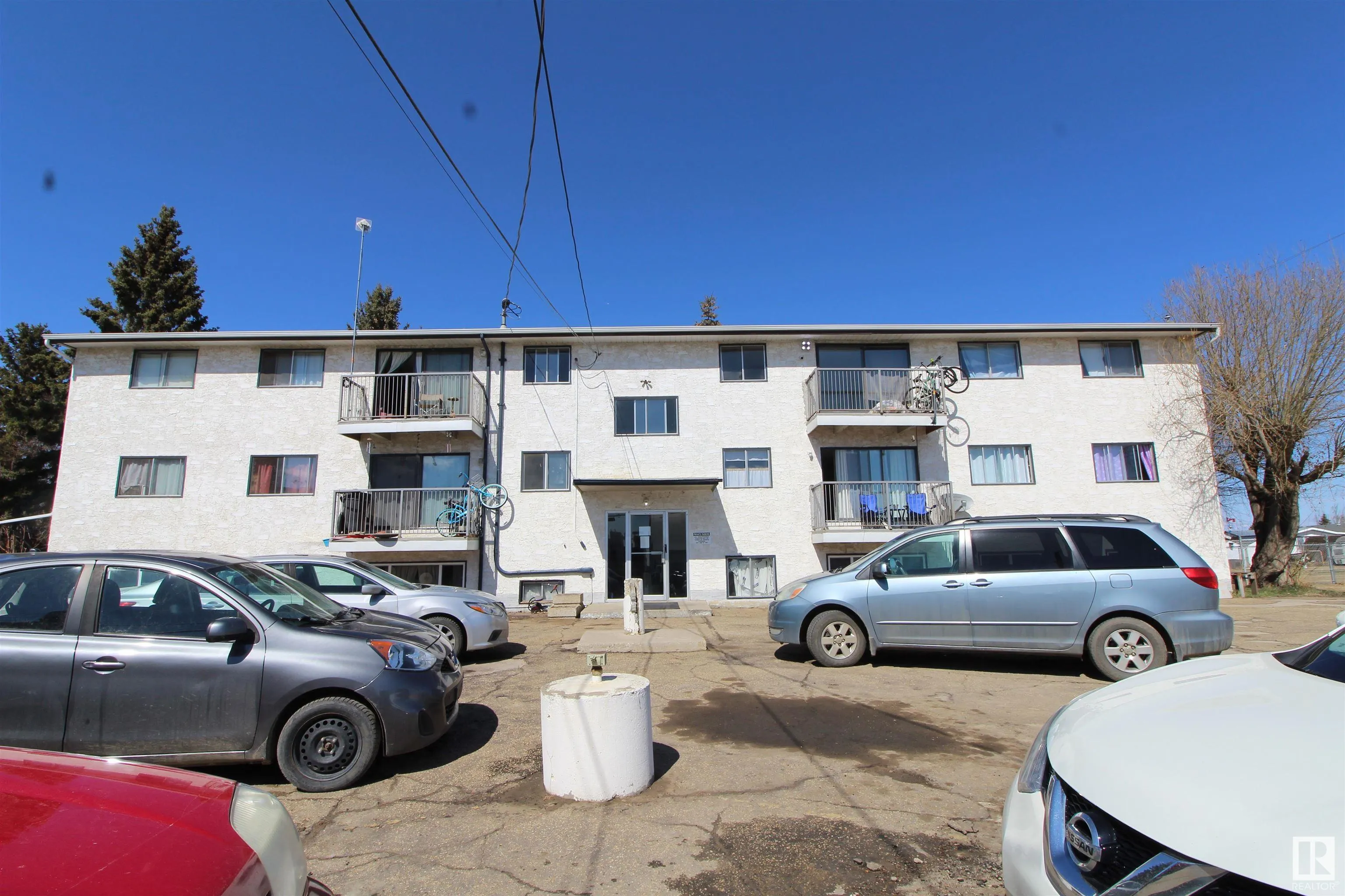4605 - 41 Avenue