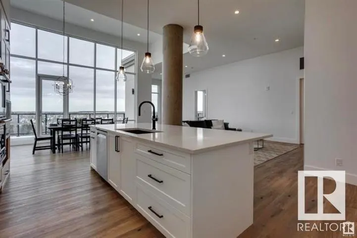 200 BELLEROSE Drive