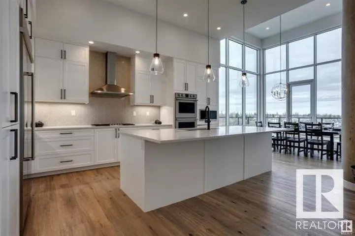 200 BELLEROSE Drive