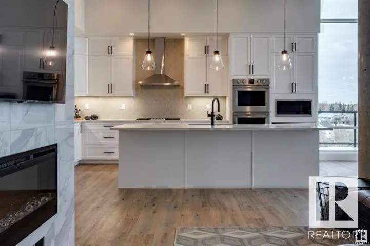 200 BELLEROSE Drive