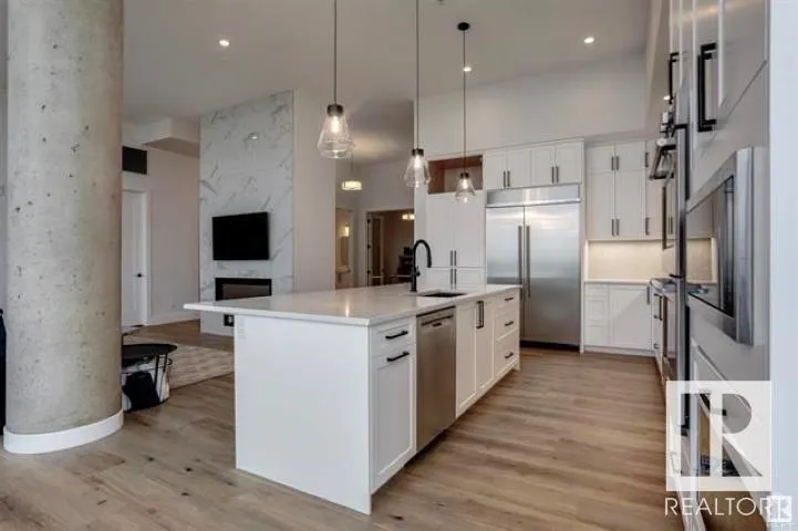200 BELLEROSE Drive