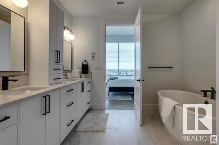 200 BELLEROSE Drive