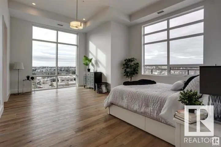 200 BELLEROSE Drive
