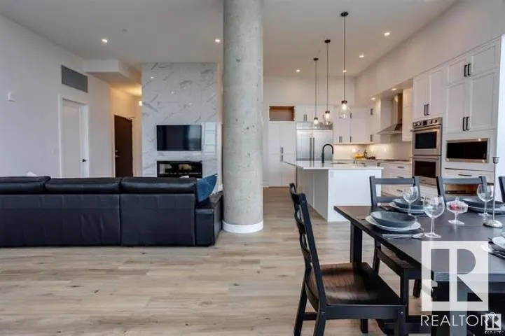 200 BELLEROSE Drive