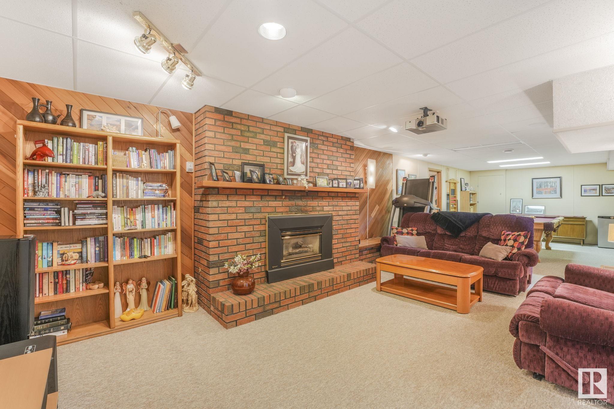 80 ROSEWOOD Drive