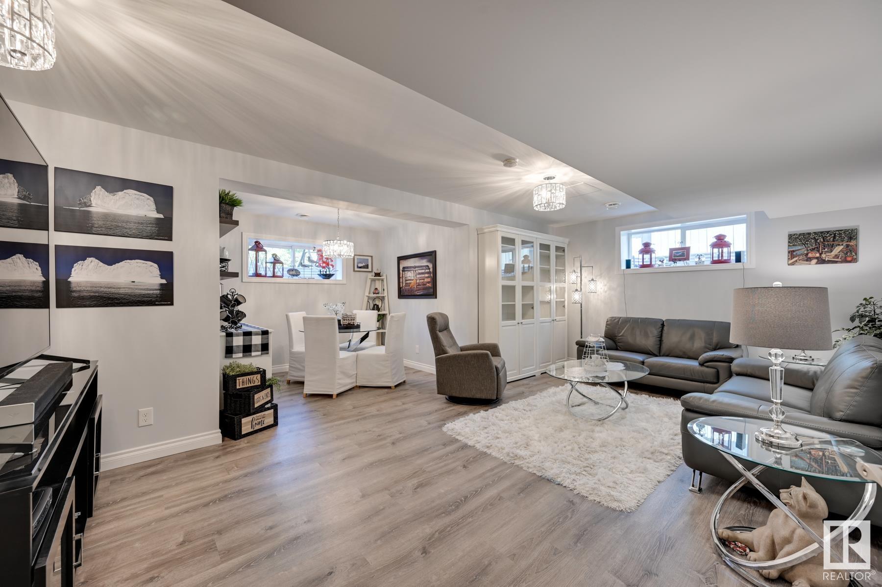 18 HILLCREST Point(e)